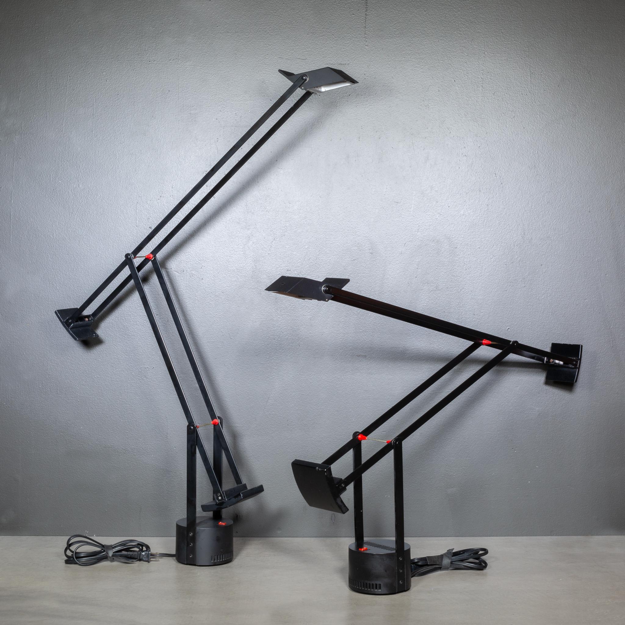 Italiano Lampade da terra classiche Tizio d'epoca di Richard Sapper per Artemide c.1972-1989 in vendita