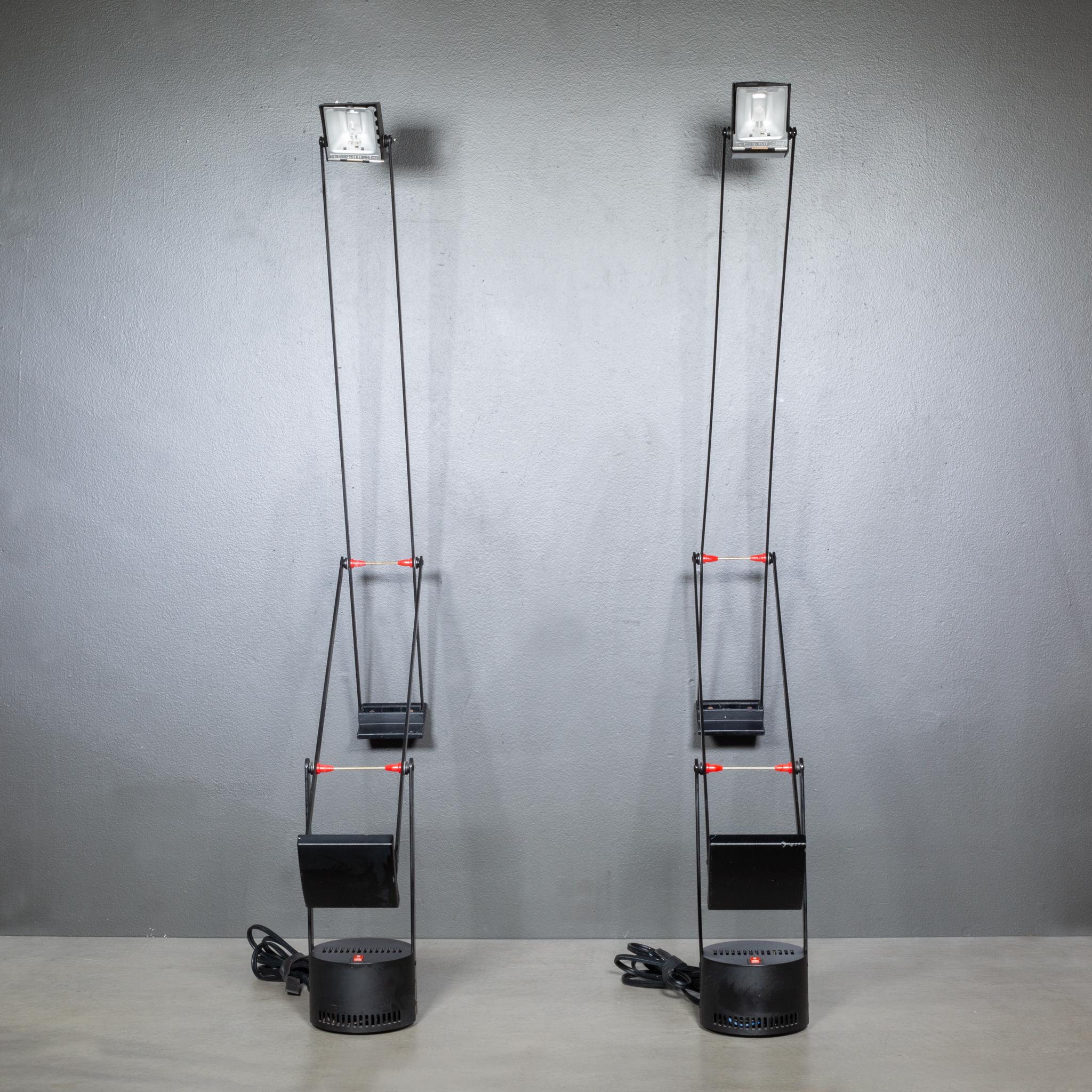 Lampade da terra classiche Tizio d'epoca di Richard Sapper per Artemide c.1972-1989 in vendita 1
