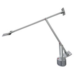 Lampada da scrivania Tizio d’epoca, disegnata da Richard Sapper per Artemide, intorno al 1980