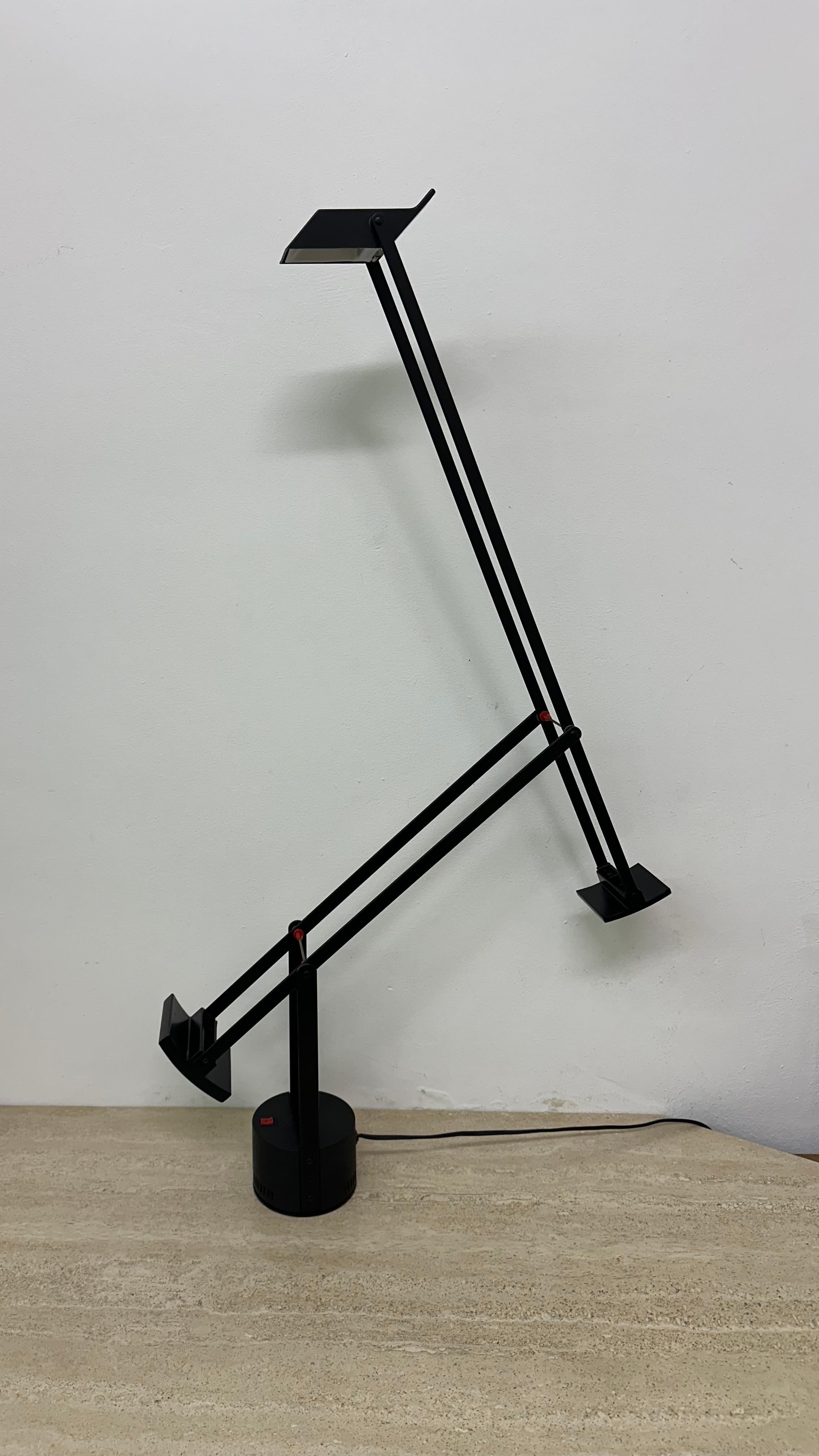 Vintage Tizio lamp by Richard Sapper for Artemide , 1980s In Good Condition In Delft, NL
