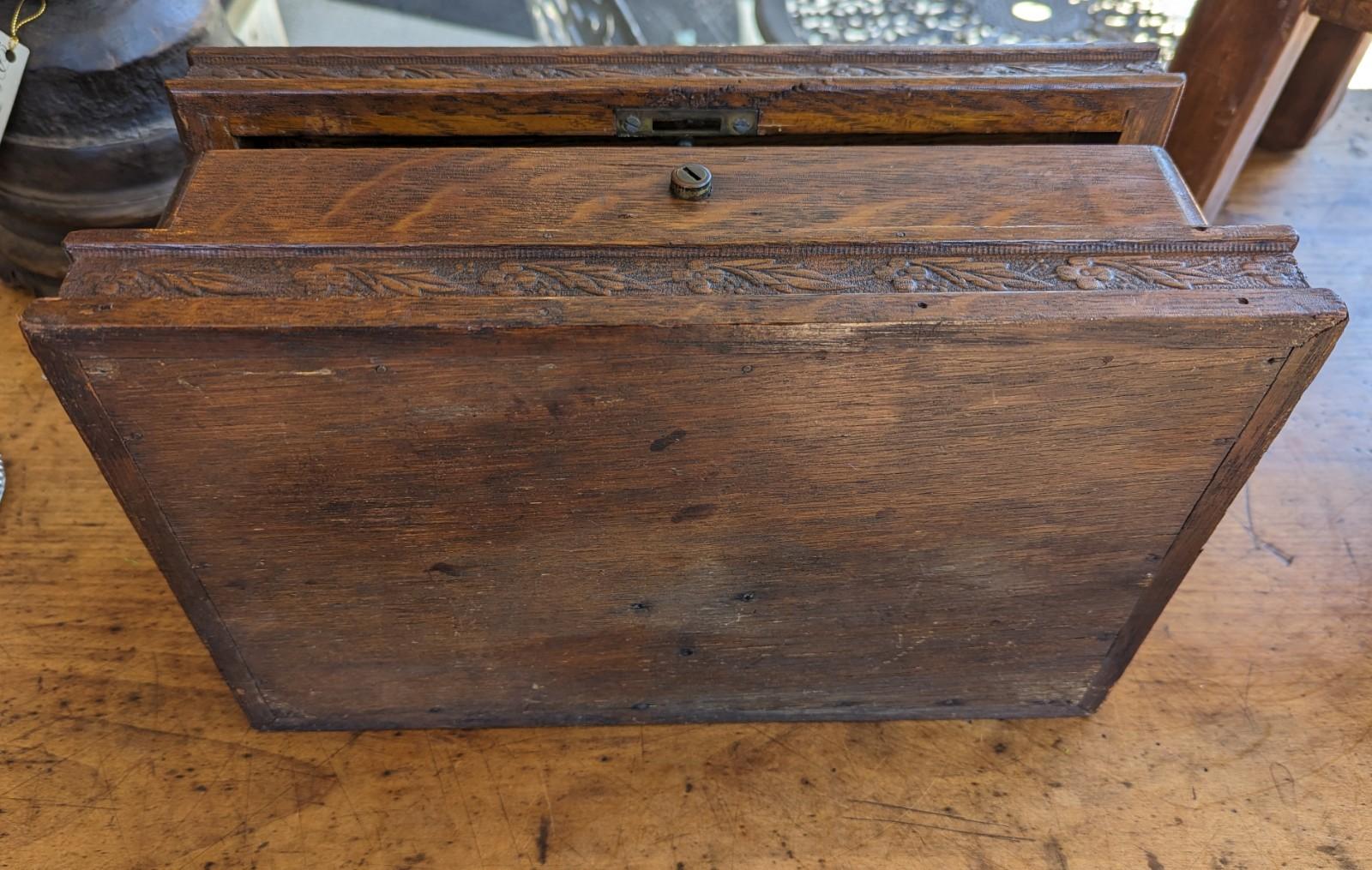 Boîte en bois vintage à antique avec compartiments cachés marquetés MOP en vente 4