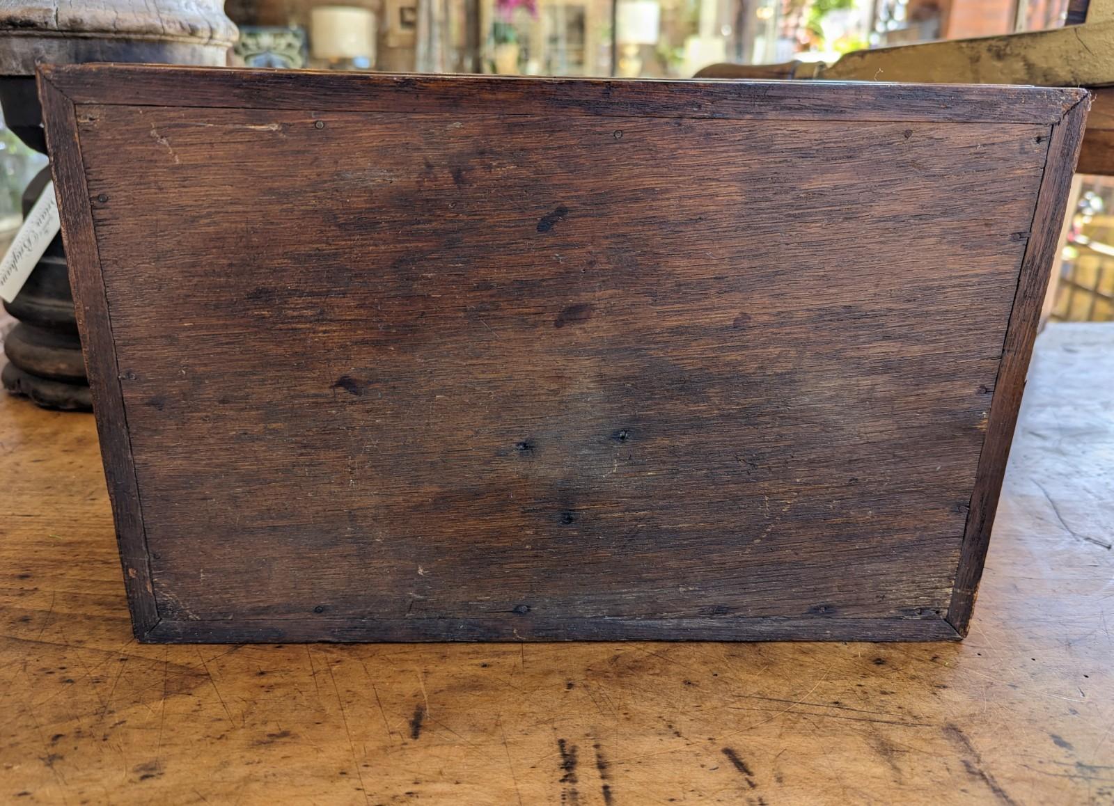 Vintage to Antique Wood Box with Hidden Compartments Marquetry Inlay MOP For Sale 4