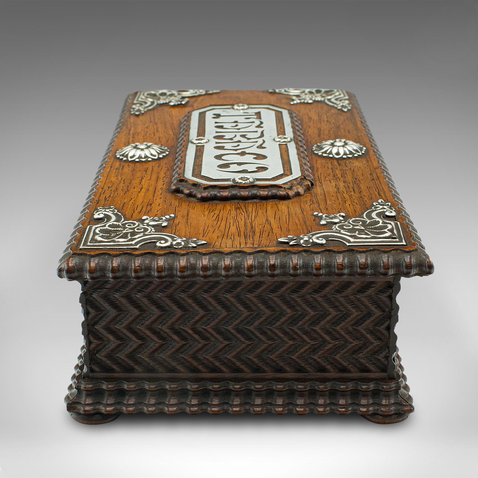 20ième siècle Boîte à tabac portugaise, bois de citronnier, c. 1940 en vente