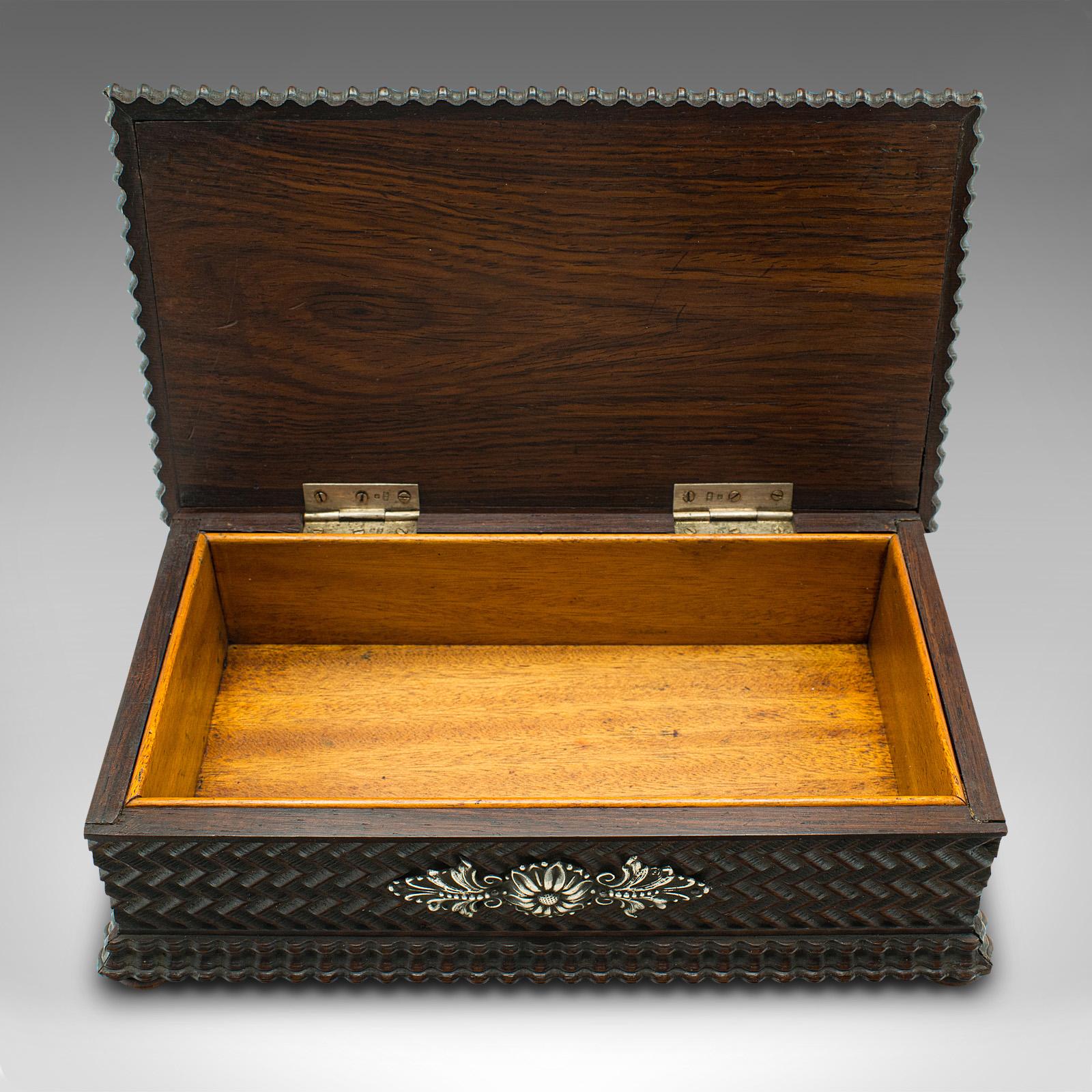 Bois Boîte à tabac portugaise, bois de citronnier, c. 1940 en vente
