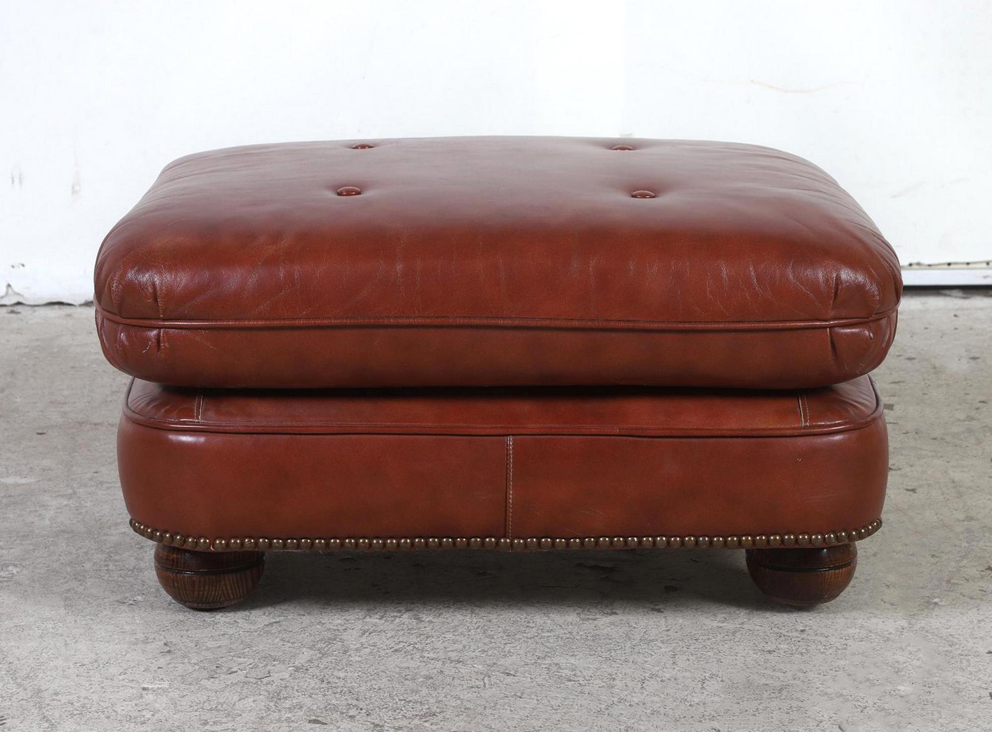 Vintage Tobacco Brown Leder Lounge Stuhl und Ottomane im Angebot 1
