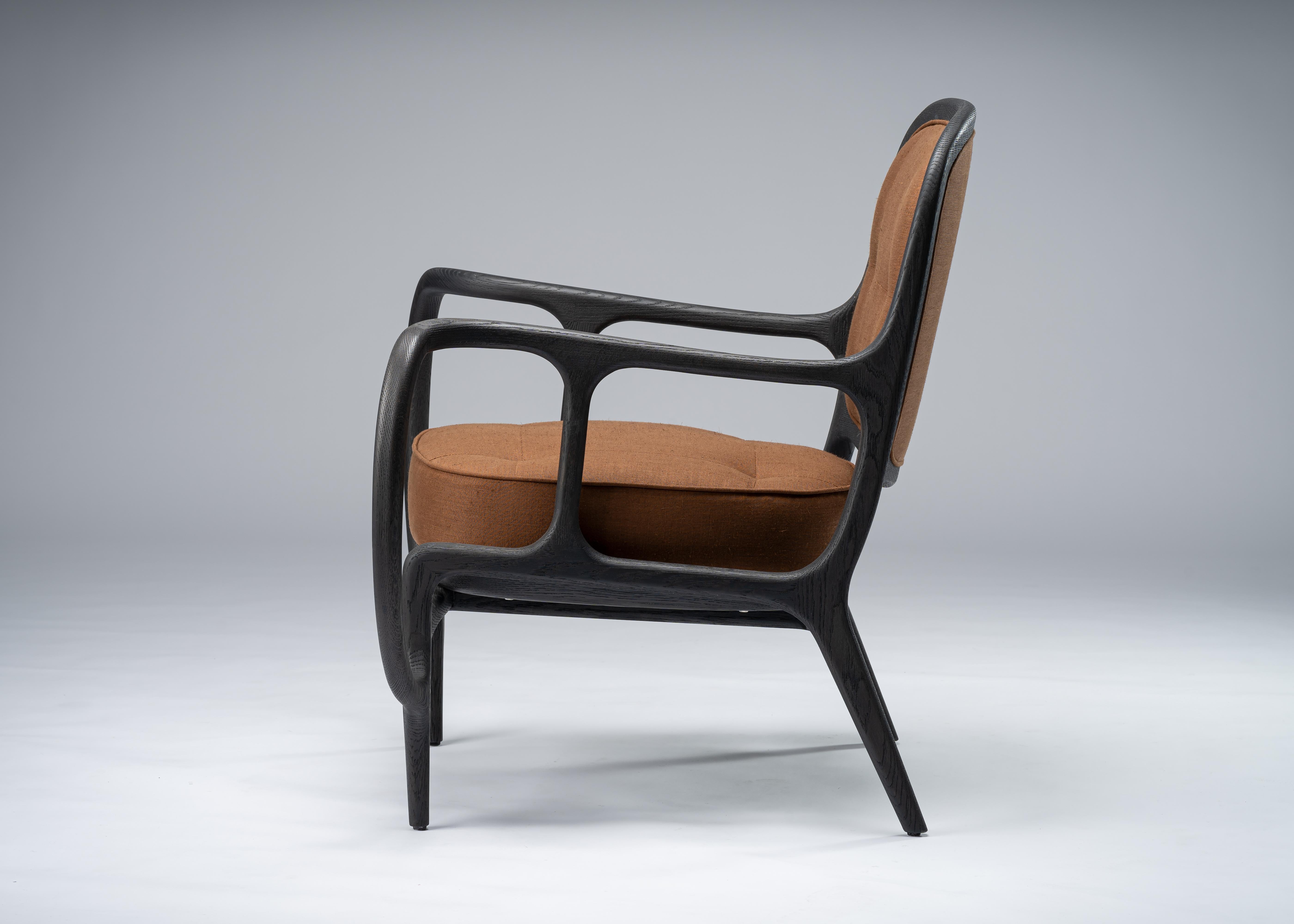 Vintage Tobacco Linen Chair / Armchair in Eiche sandgestrahlt:: schwarz/kohlefarben gebeizt (Organische Moderne)