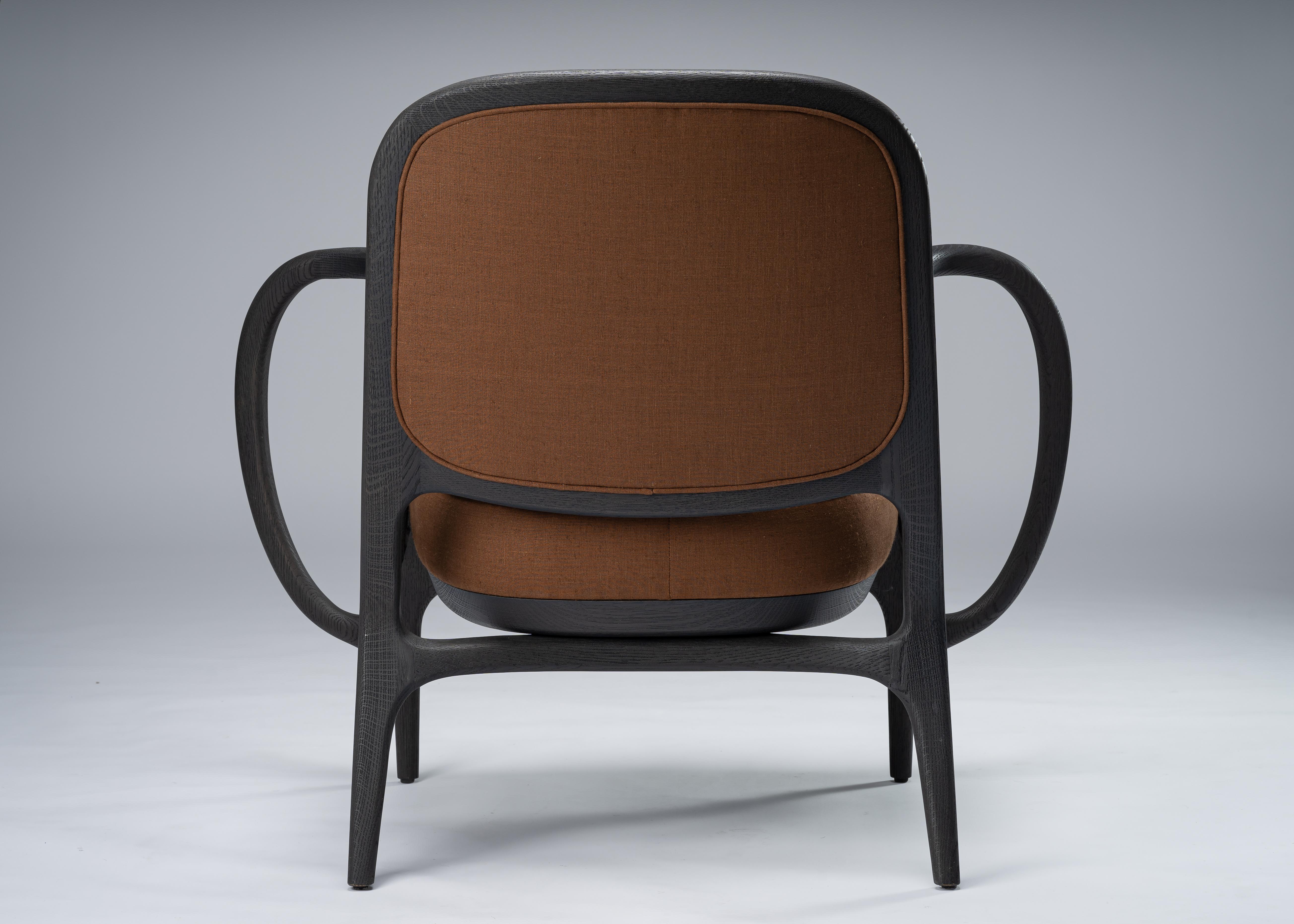 American Vintage Tobacco Linen Chair / Armchair in Sandblasted Oak, Black/Charcoal Stain