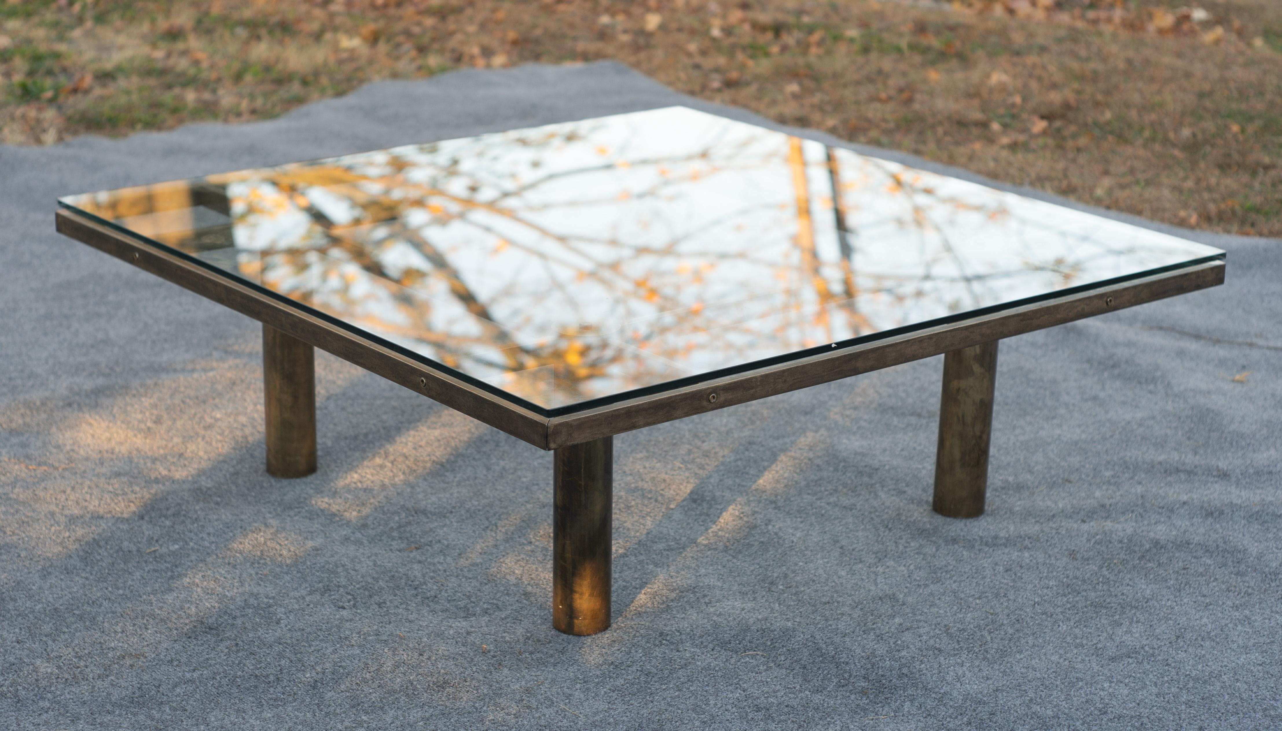 italien Table basse vintage style Tobia Scarpa 'Andre' Acier bronzé et verre