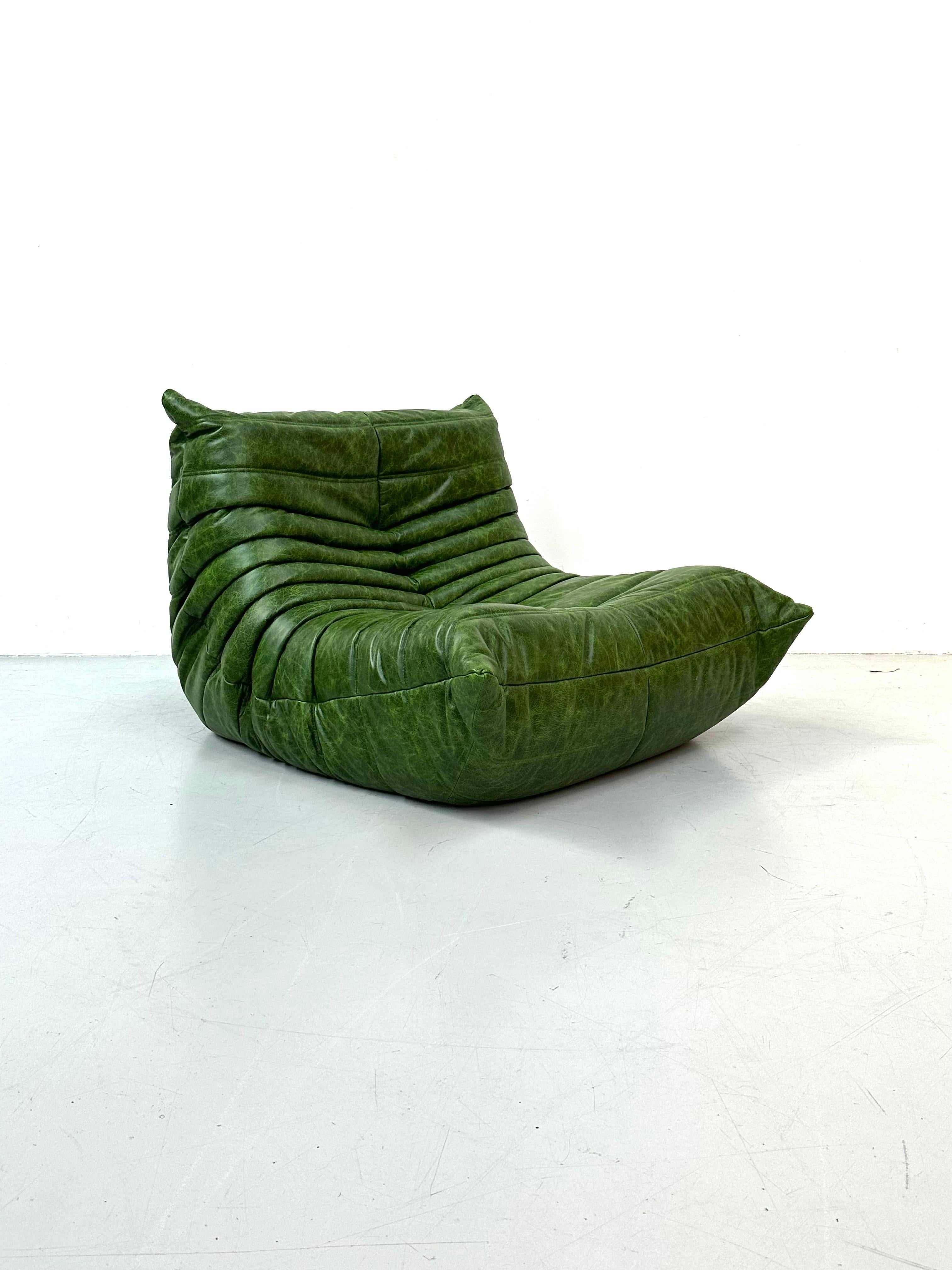 Mid-Century Modern Vintage Togo Chair in Forest Green Leather by Michel Ducaroy for Ligne Roset.