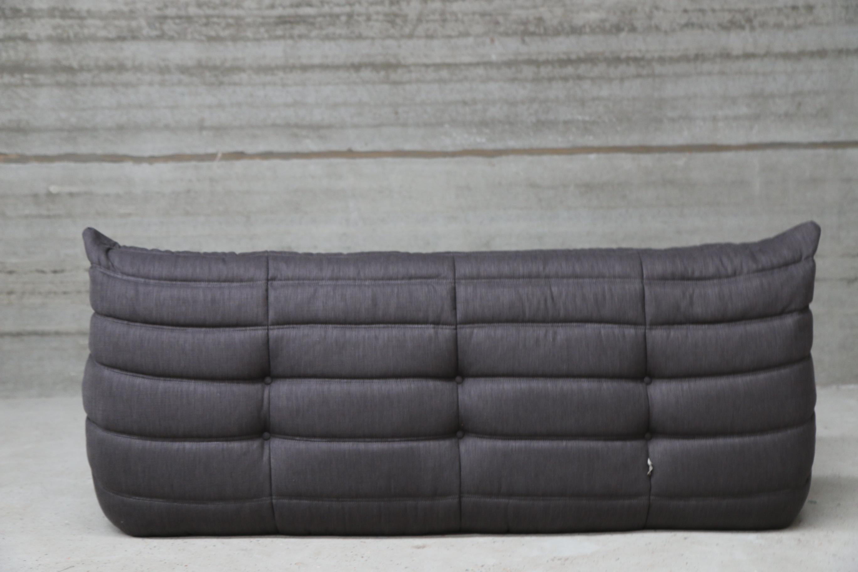 Togo Ligne Roset retapissé, conçu par Michel Ducaroy Bon état à Ostend, BE