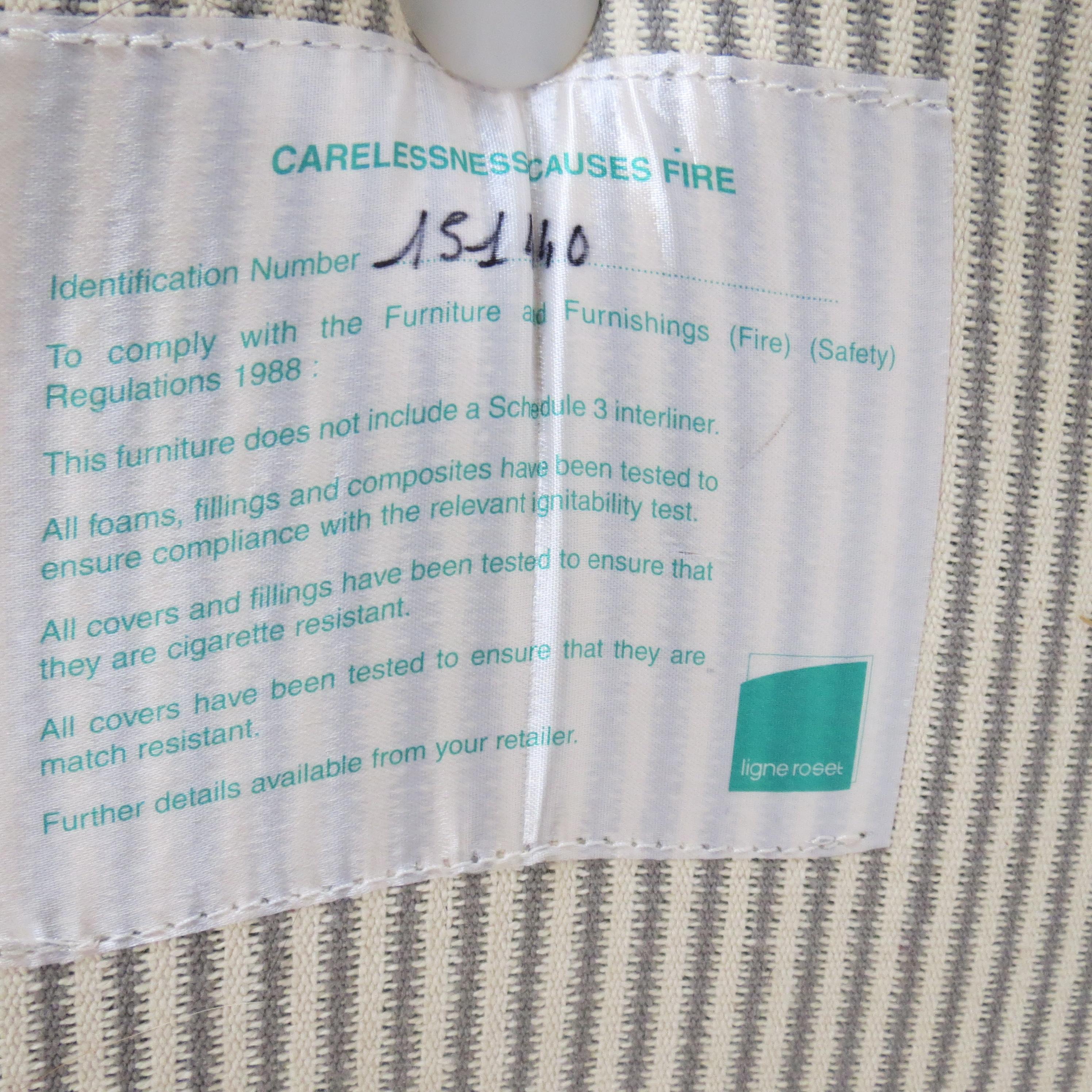 Vintage Togo Sofa Chair by Michael Ducaroy for Ligne Roset in Light Blue In Good Condition In Stow on the Wold, GB