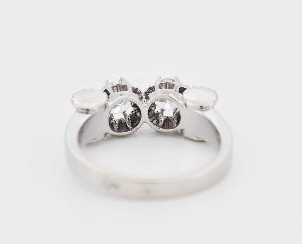 Vintage-Ring „Toi et Moi“ aus 18 Karat Gold, Platin und Diamanten im Vintage-Stil - ca. 1945. im Zustand „Gut“ im Angebot in PARIS, FR
