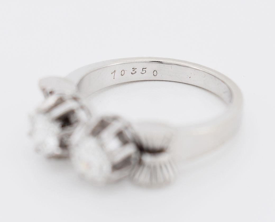 Vintage-Ring „Toi et Moi“ aus 18 Karat Gold, Platin und Diamanten im Vintage-Stil - ca. 1945. Damen im Angebot