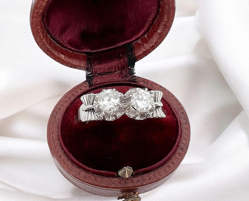 Vintage-Ring „Toi et Moi“ aus 18 Karat Gold, Platin und Diamanten im Vintage-Stil - ca. 1945. im Angebot 3