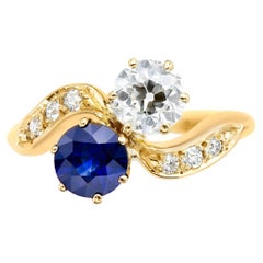 Vintage Toi et Moi Sapphire and Diamond Ring