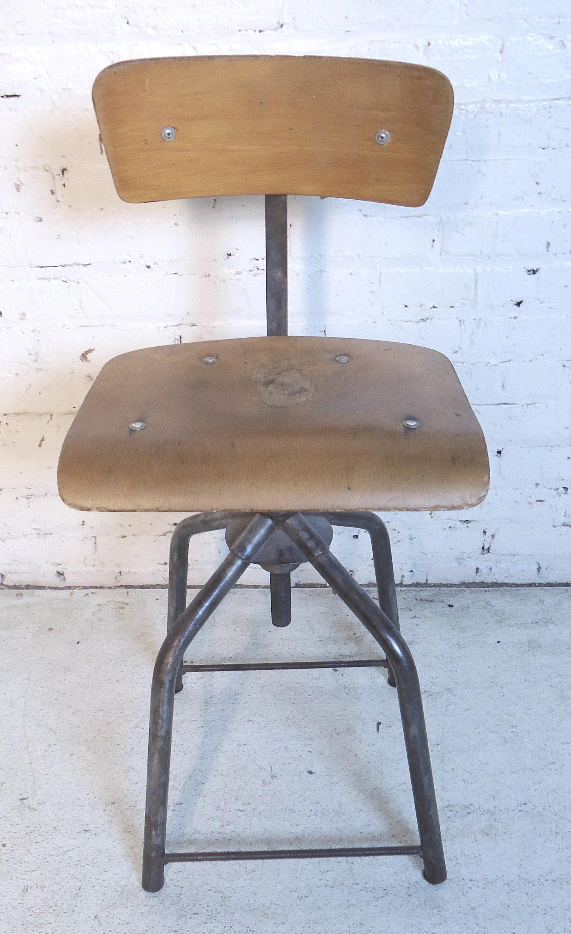 Bentwood seat on sturdy metal frame in the Toledo style. 
(Please confirm item location - NY or NJ - with dealer).
    