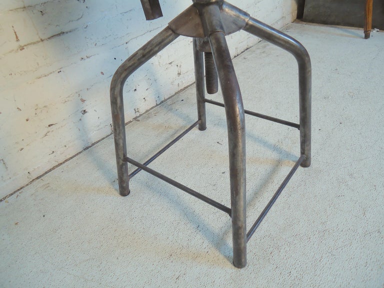 Vintage Toledo Style Stool In Good Condition For Sale In Brooklyn, NY