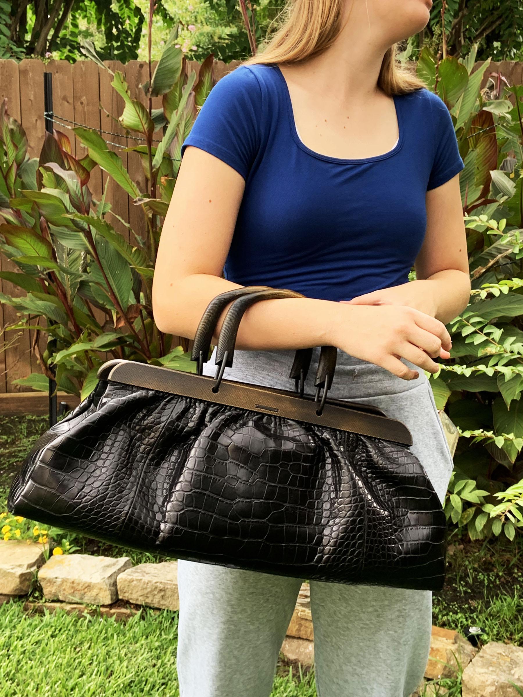 Vintage Tom Ford for Gucci 2002 Black Crocodile Wooden Handle Doctors Large Bag For Sale 8