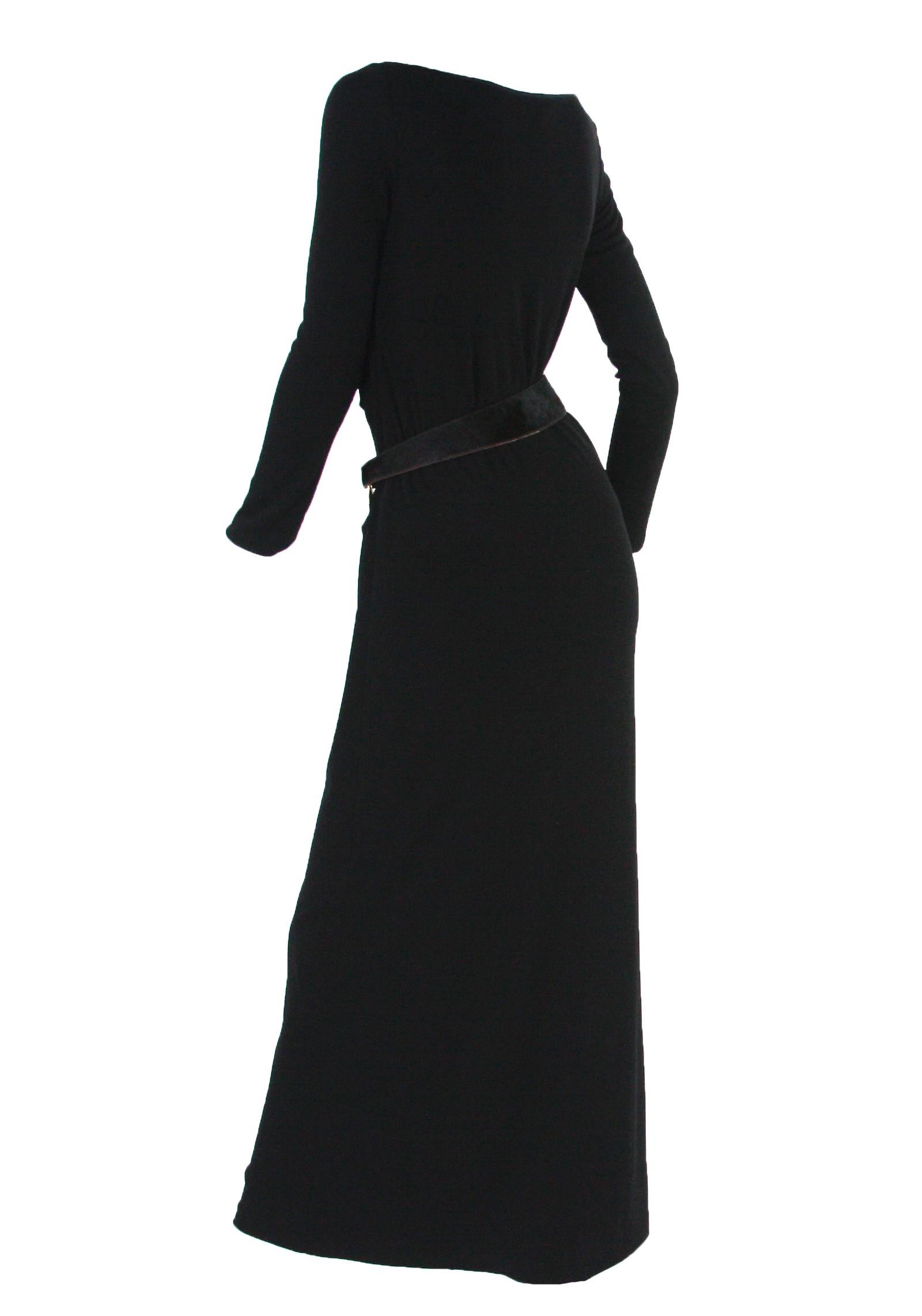 Vintage Tom Ford for Gucci F/W 1996 Vestido negro de jersey con cinturón de pelo de poni 42 en Excelente Estado en Montgomery, TX