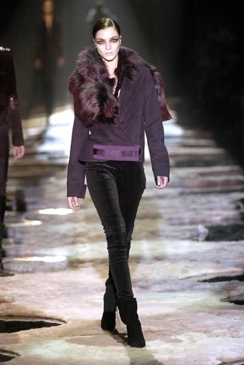 Vintage Tom Ford for Gucci FW 2004 Runway Removable Fox Collar Jacket It 42 US 6 For Sale 10