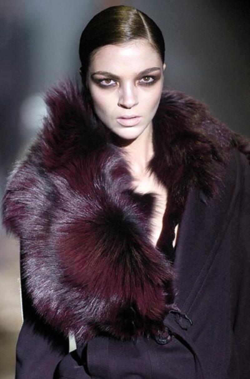 Vintage Tom Ford for Gucci FW 2004 Runway Removable Fox Collar Jacket It 42 US 6 For Sale 11