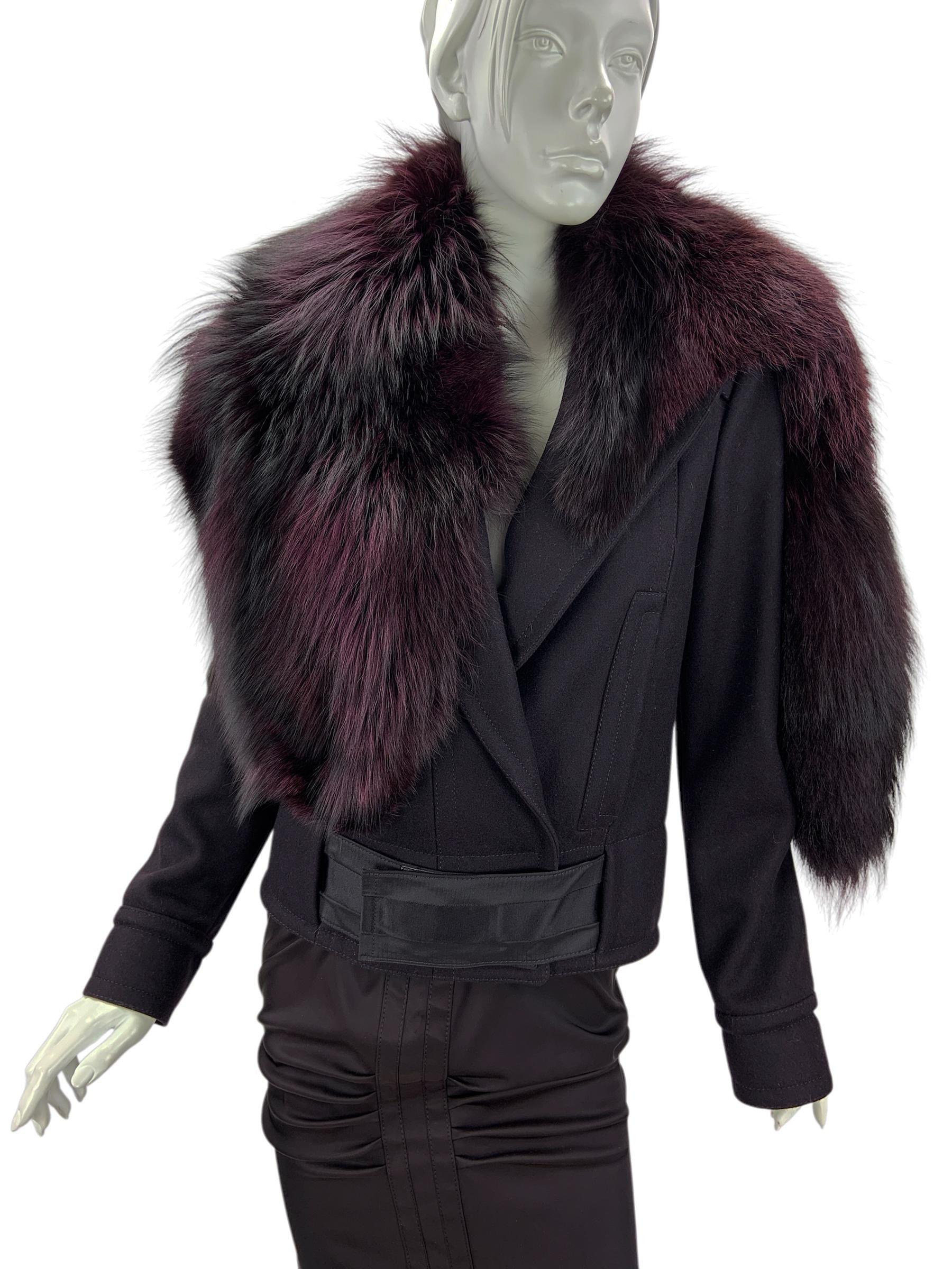 Vintage Tom Ford for Gucci FW 2004 Runway Removable Fox Collar Jacket It 42 US 6 In New Condition For Sale In Montgomery, TX