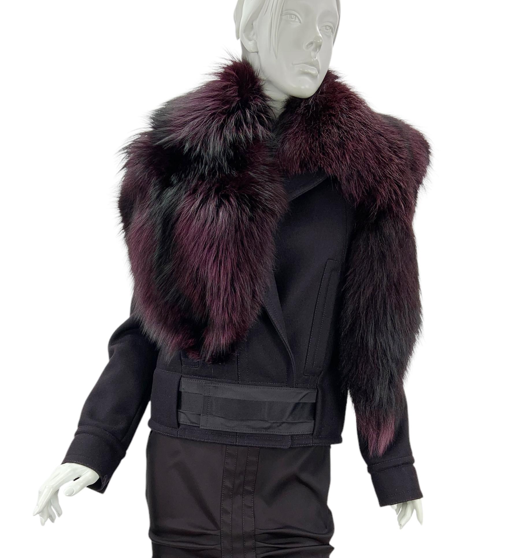 Vintage Tom Ford for Gucci FW 2004 Runway Removable Fox Collar Jacket It 42 US 6 For Sale 1