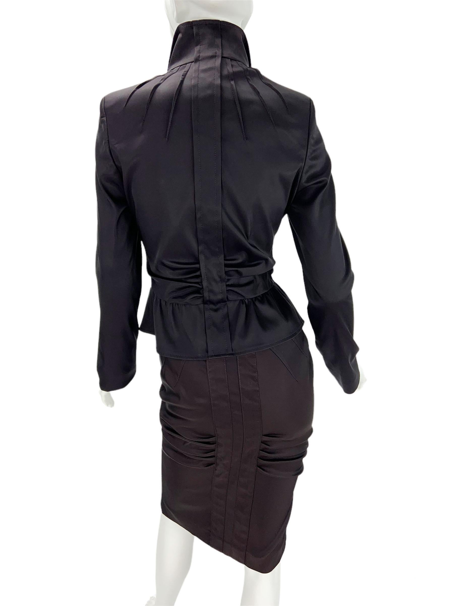 Women's Vintage Tom Ford for GUCCI Runway FW 2004 Aubergine  Dress Skirt Suit It 38 US 2 For Sale