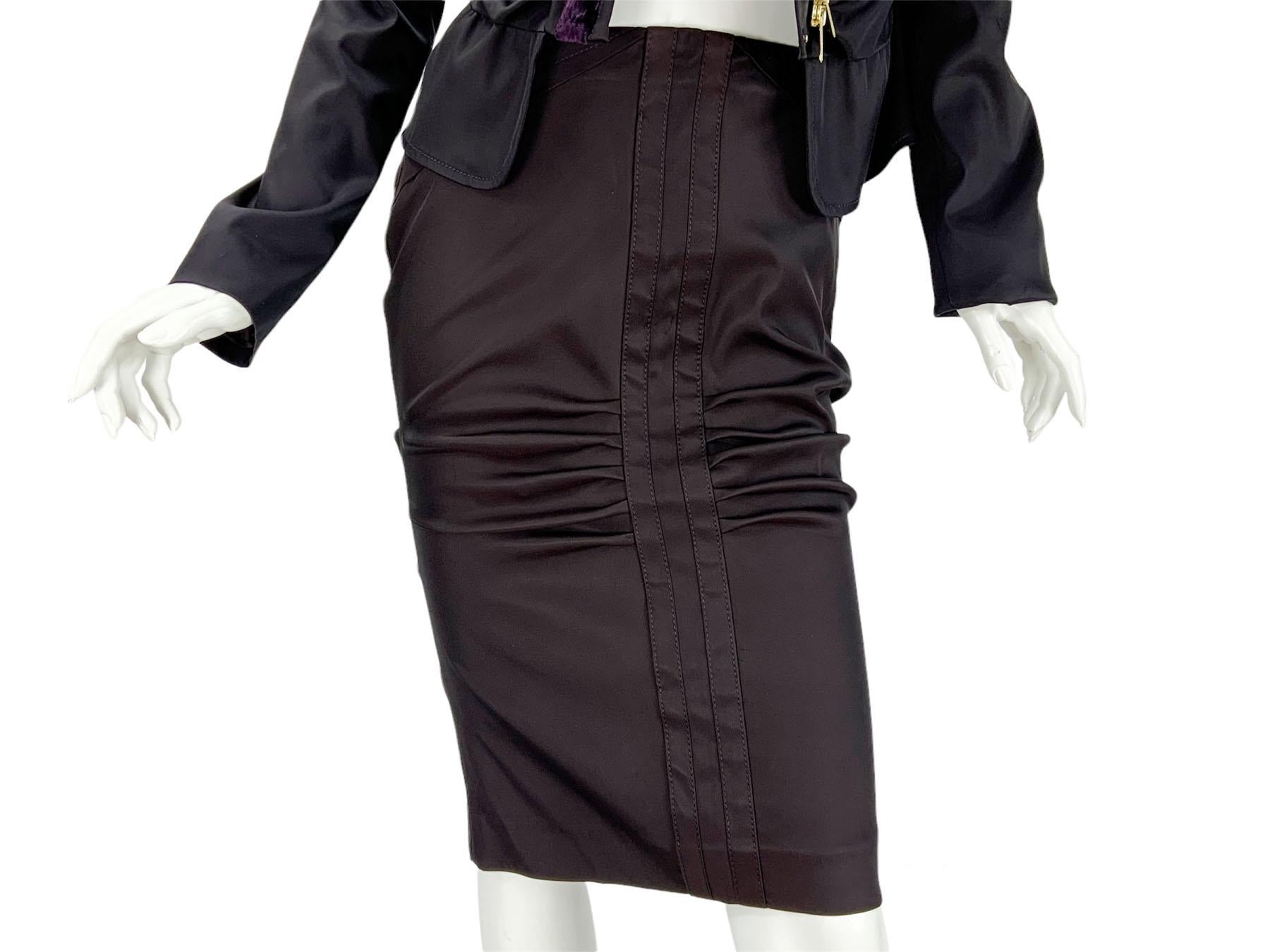 Vintage Tom Ford for GUCCI Runway FW 2004 Aubergine  Dress Skirt Suit It 38 US 2 For Sale 2
