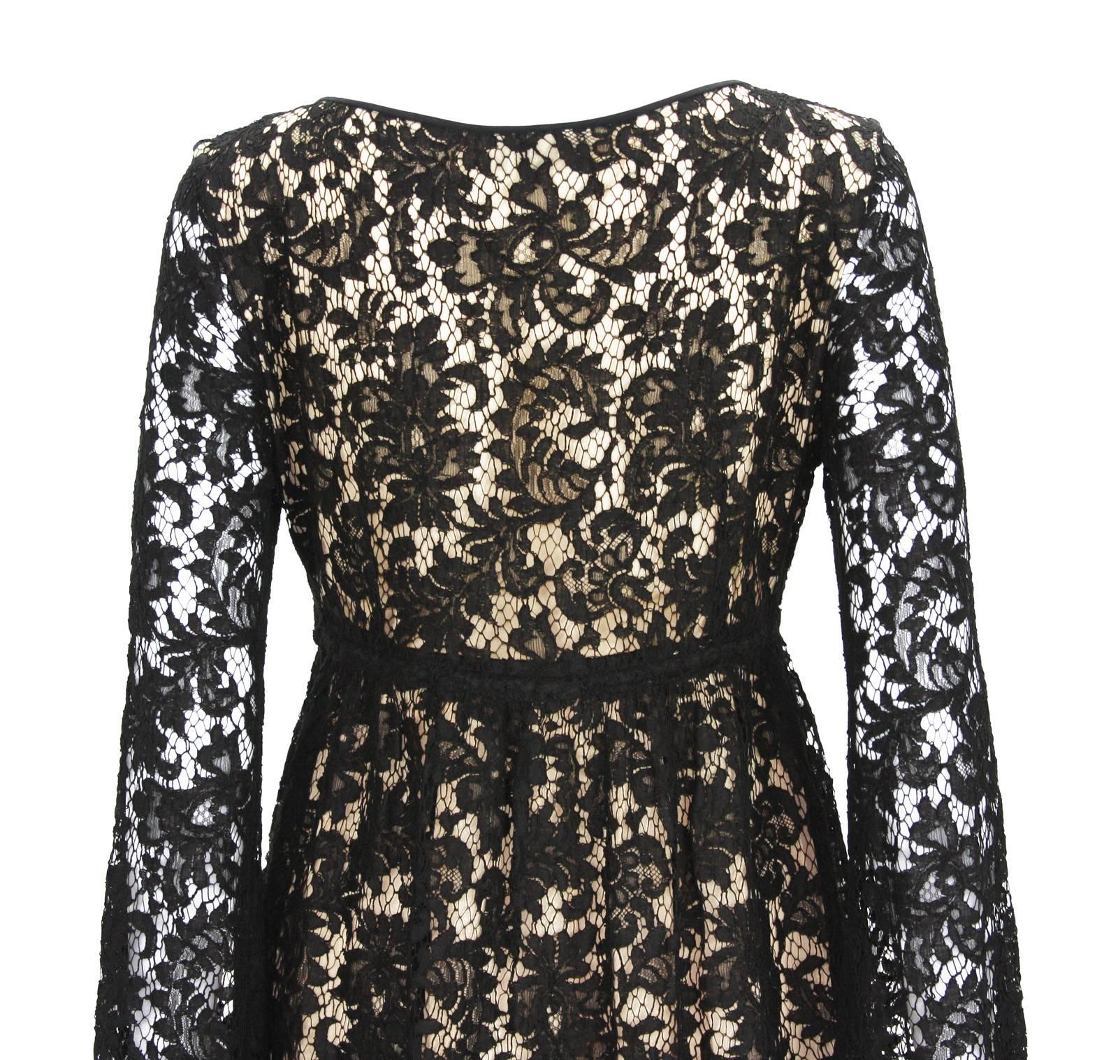 Vintage Tom Ford for Gucci S/S 1996 Baby Doll Lace Mini Dress For Sale 4