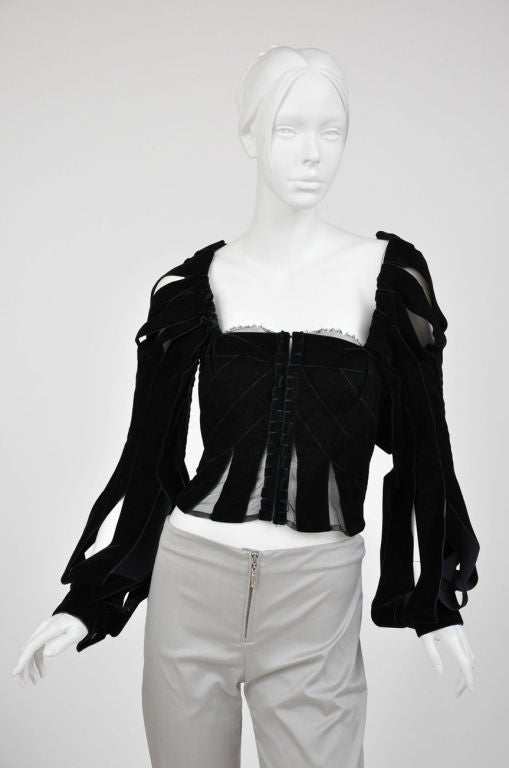 TOM FORD for YVES SANT LAURENT
F/W 2002 
Iconic YSL black velvet corset
FR Size 36 - US 4
Pre-owned, in excellent condition