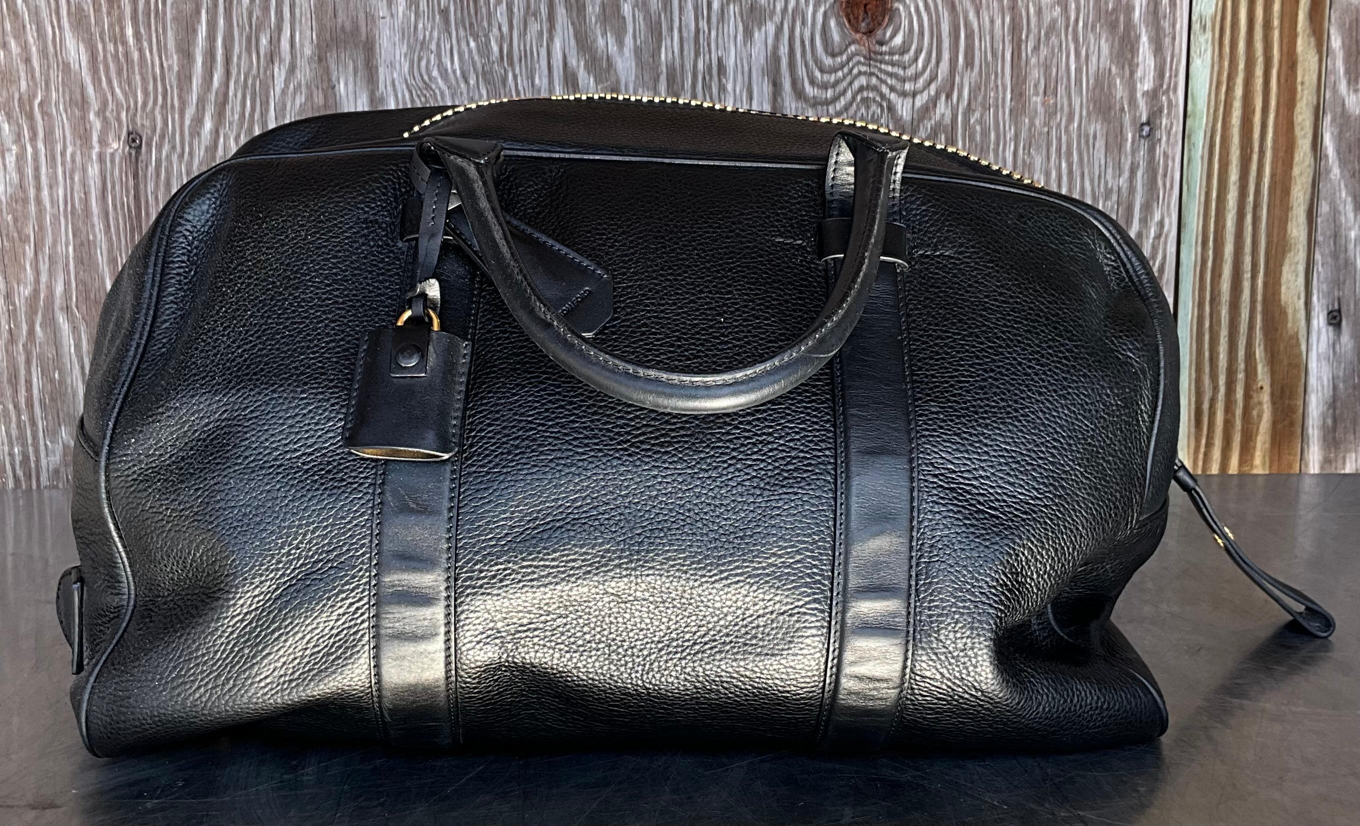 Vintage Tom Ford Leather Travel Bag In Good Condition For Sale In Lake Worth Beach, FL