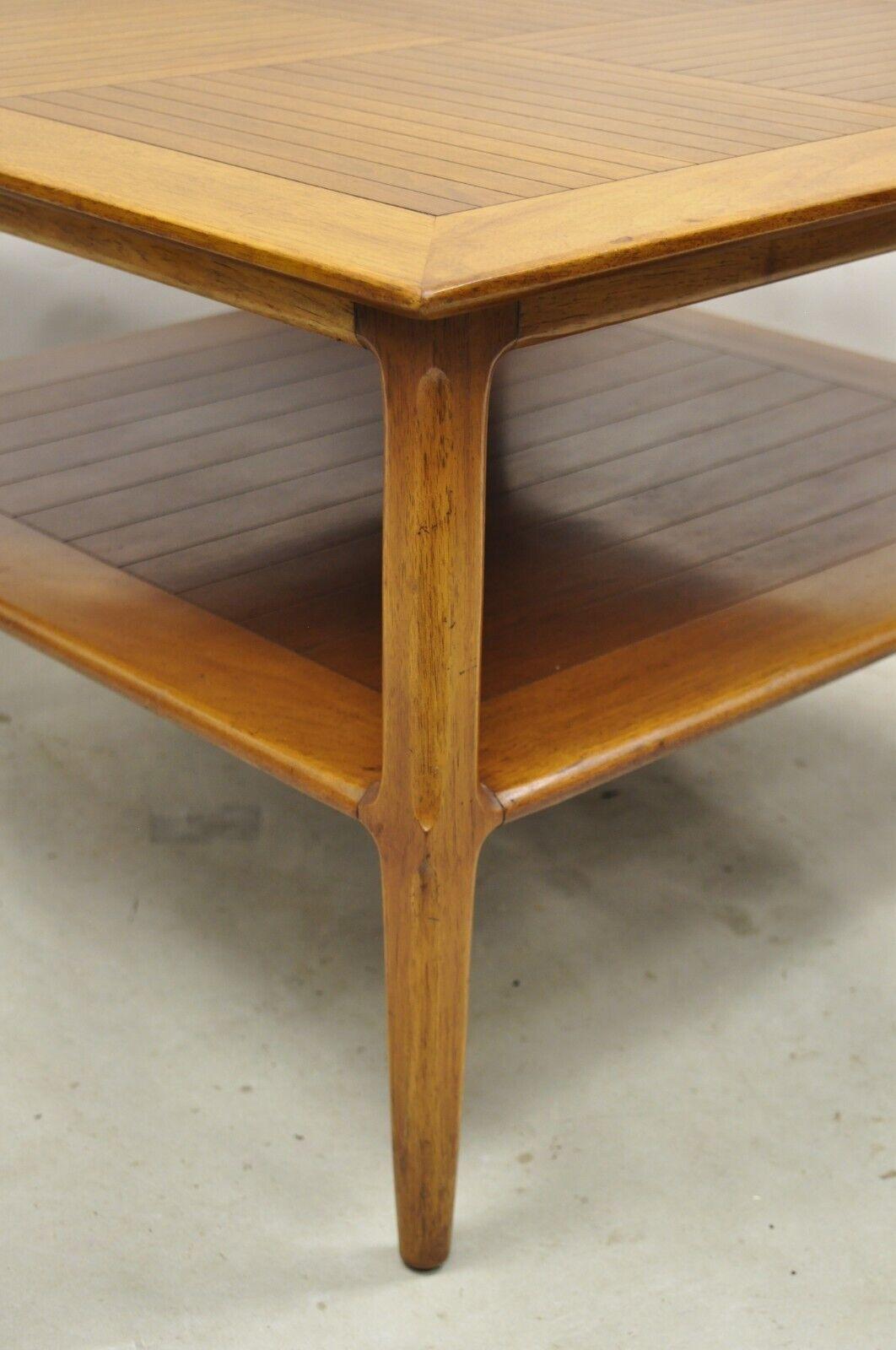 Vintage Tomlinson Sophisticate Square Walnut Mid Century Modern Lamp Side Table In Good Condition For Sale In Philadelphia, PA
