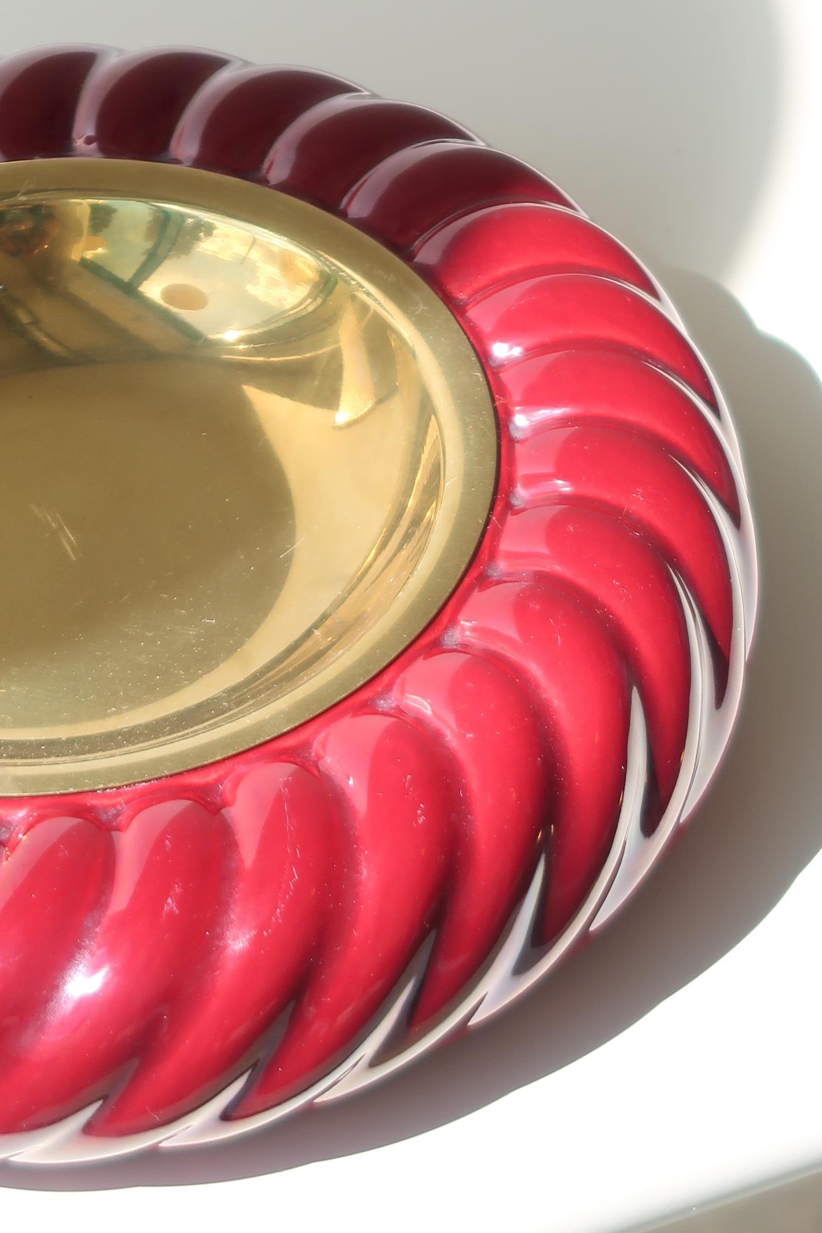 Vintage Tommaso Barbi Italian 1970s Burgundy Red Ribbed Ceramic Bowl Centerpiece For Sale 2
