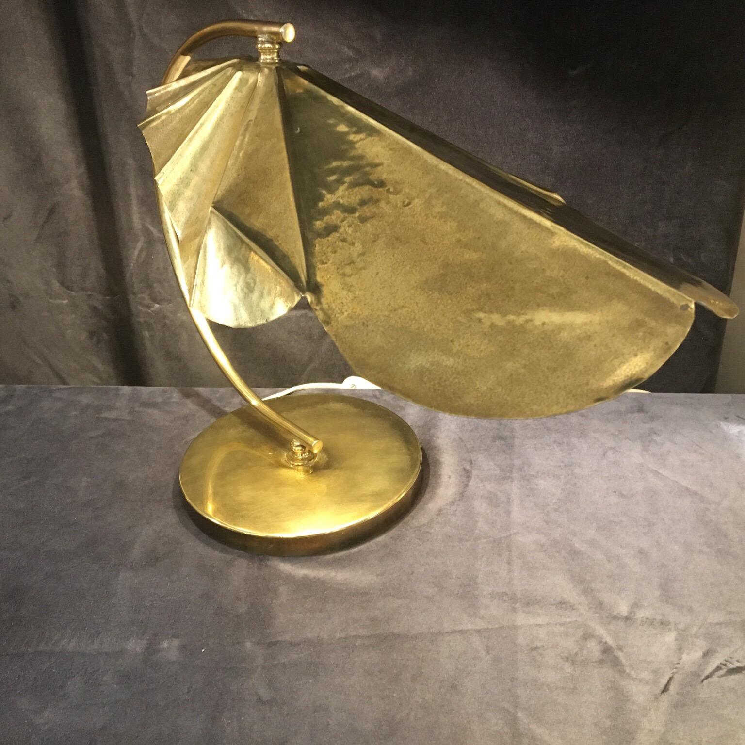 Vintage Tommaso Barbi Leaf Brass Desk Lamp, 1970s In Good Condition In Florence, IT