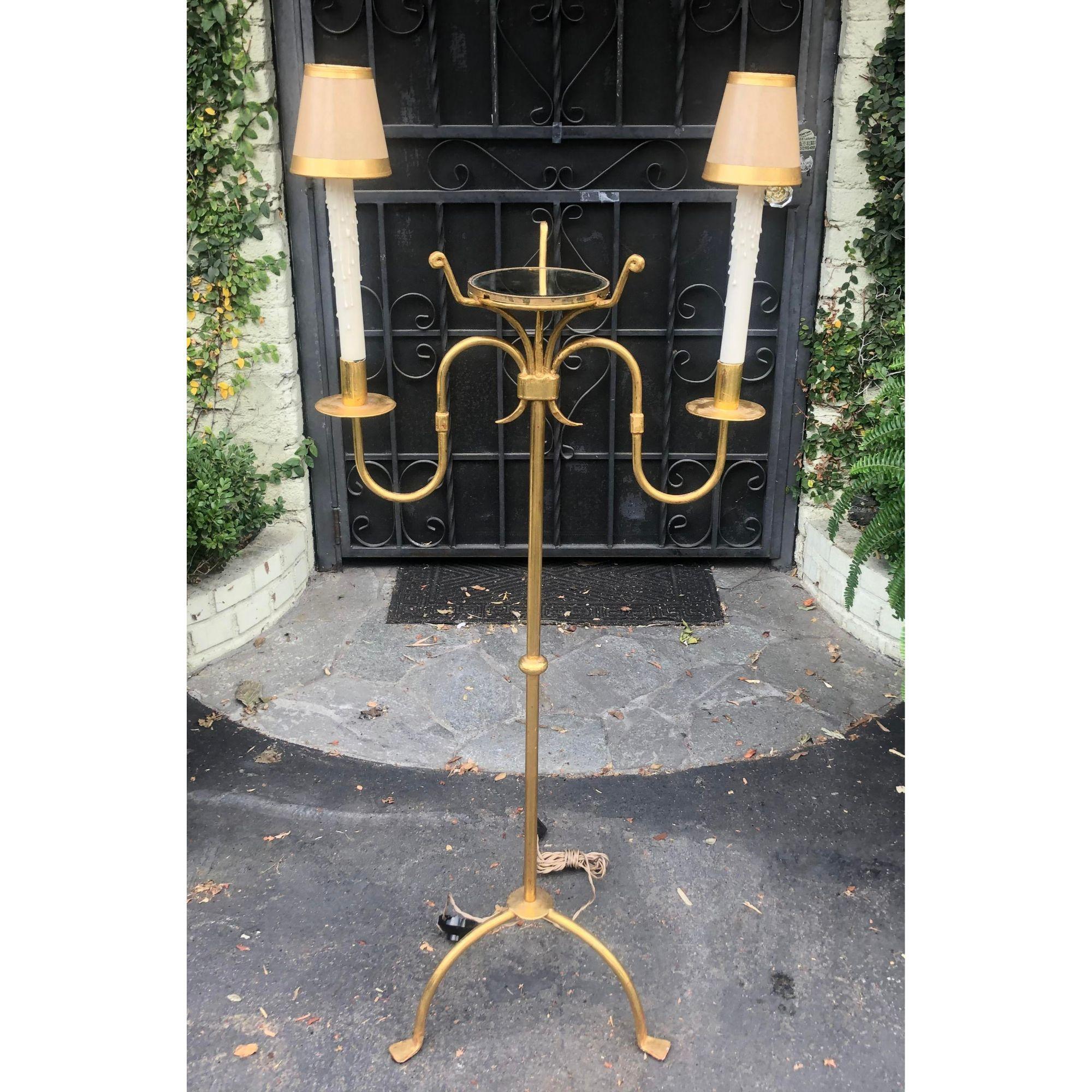 Vintage Tommi Parzinger gilt metal floor lamp

Additional information: 
Material: Metal
Color: Gold
Brand: Tommi Parzinger
Designer: Tommi Parzinger
Period: 1960s
Place of Origin: North America
Styles: Traditional
Lamp Shade: Not