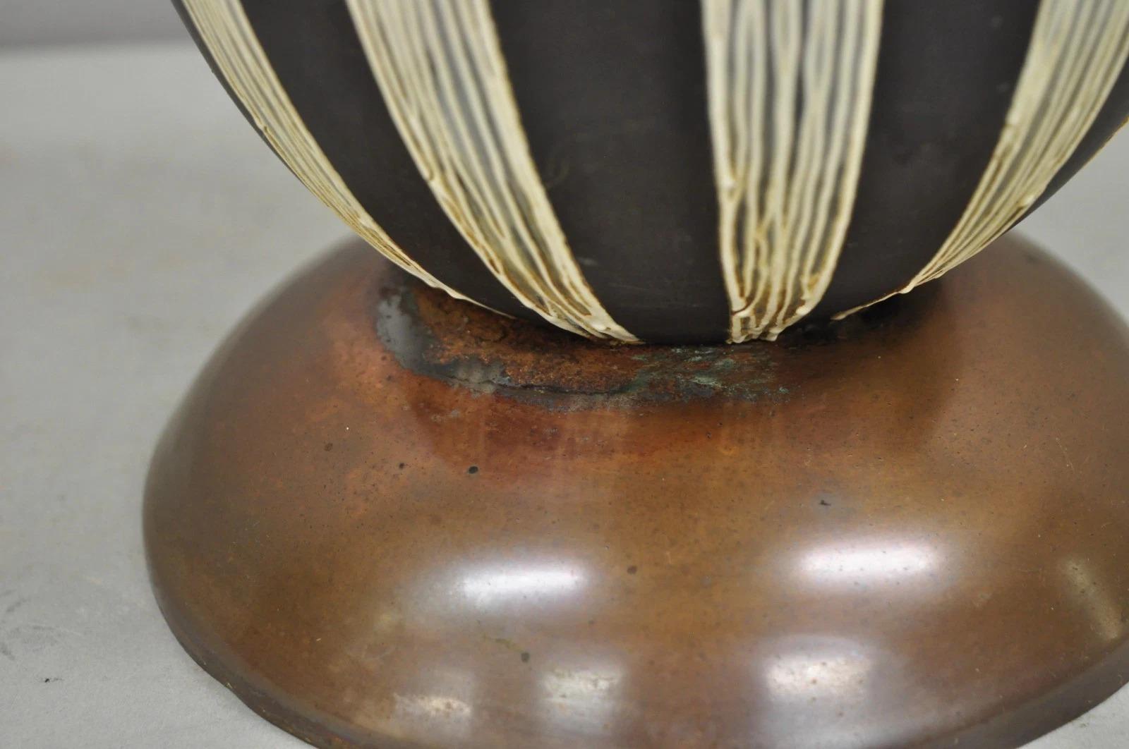 Lampada da tavolo MCM d'epoca in stile Tommi Parzinger dipinta su ceramica con 
