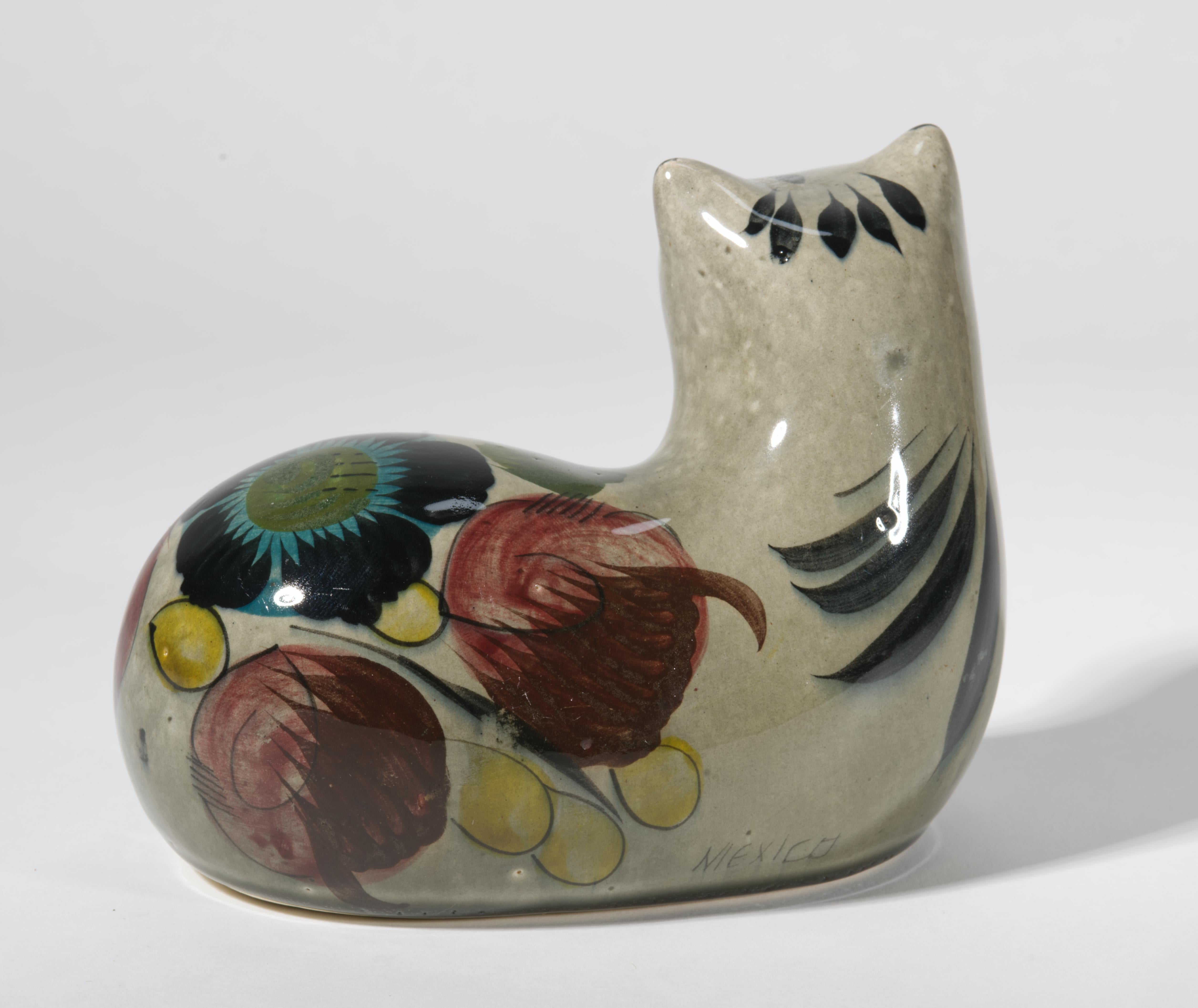 Arte popolare Vintage Tonala Mexico Pottery Cat, Hand Painted in vendita