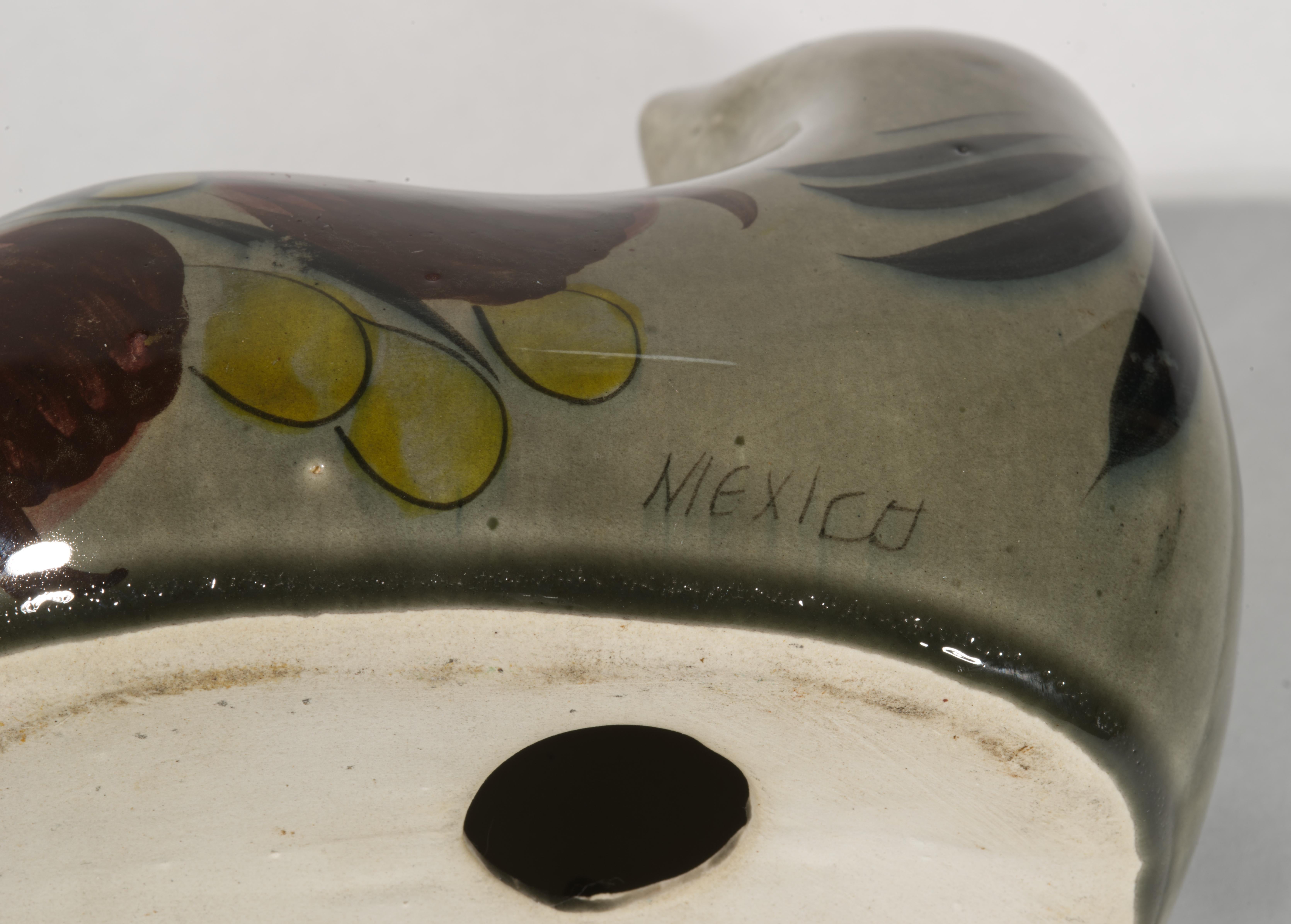 Vintage Tonala Mexico Pottery Cat, Hand Painted In condizioni buone in vendita a Clifton Springs, NY