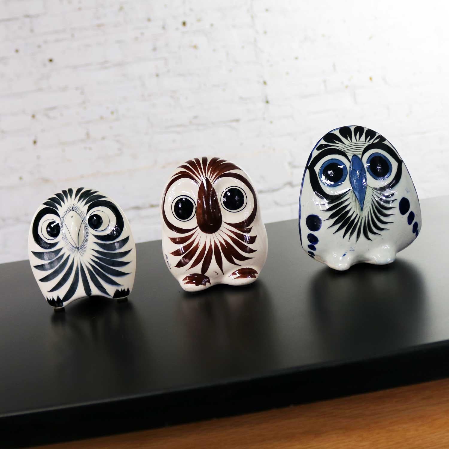 Vintage Tonala Pottery Owls Hand Painted and Made in Mexico Collection of Six In Good Condition In Topeka, KS