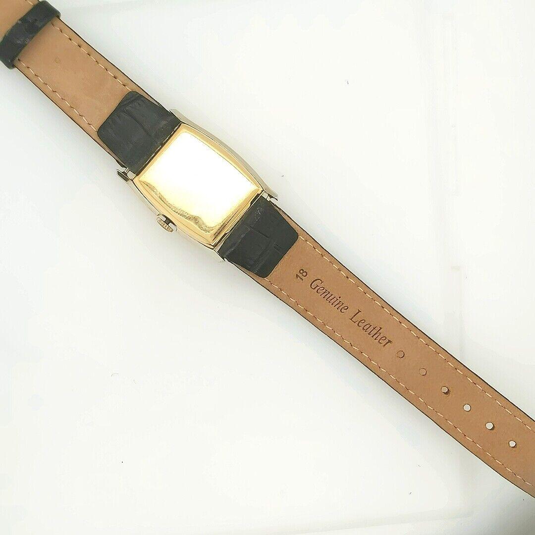 Vintage Tonnaeu Shape Movado Watch in 18ct White & Yellow Gold In Good Condition For Sale In London, GB