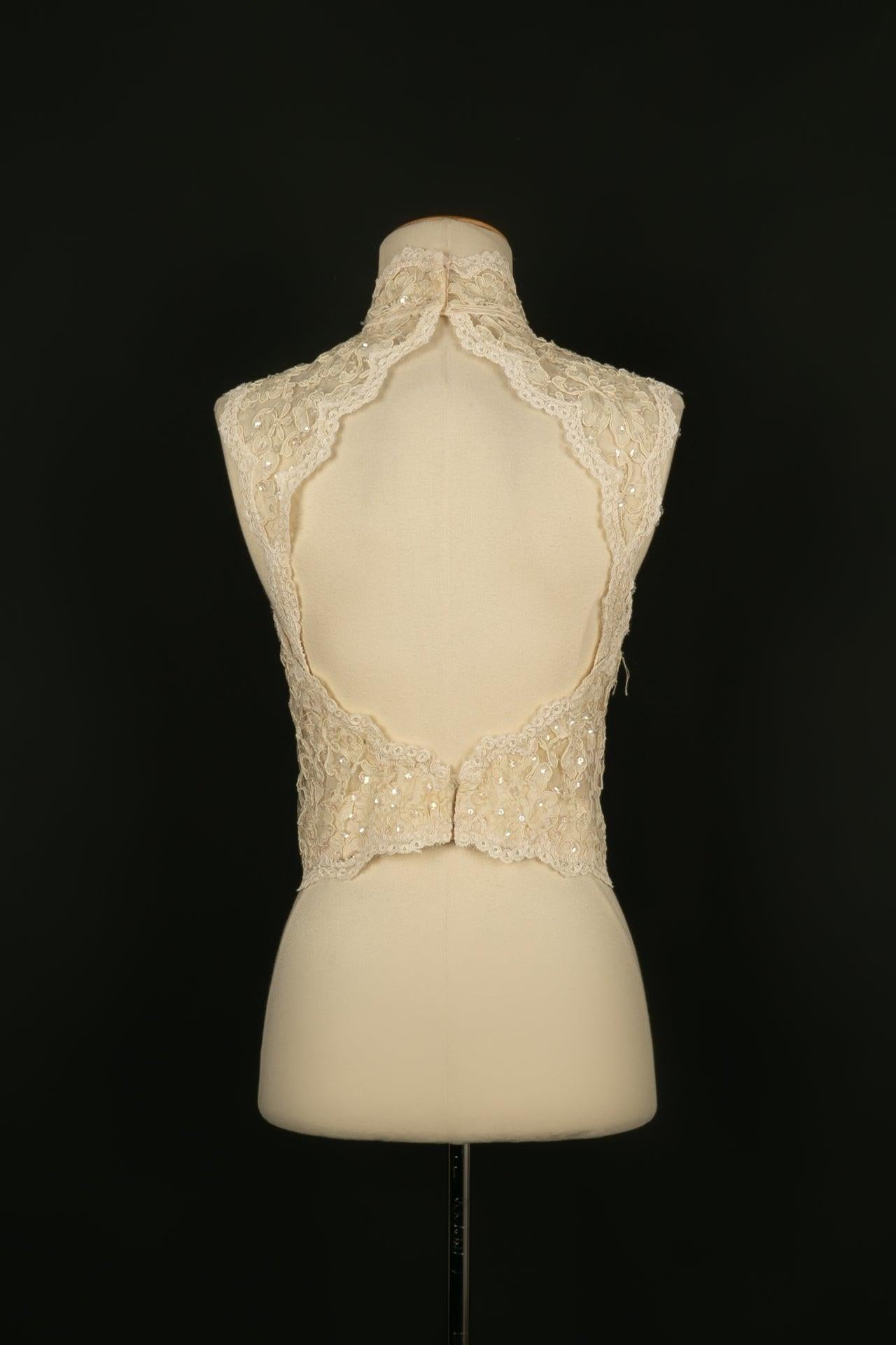 Vintage Top / Corset in White Lace and Sequins In Excellent Condition For Sale In SAINT-OUEN-SUR-SEINE, FR