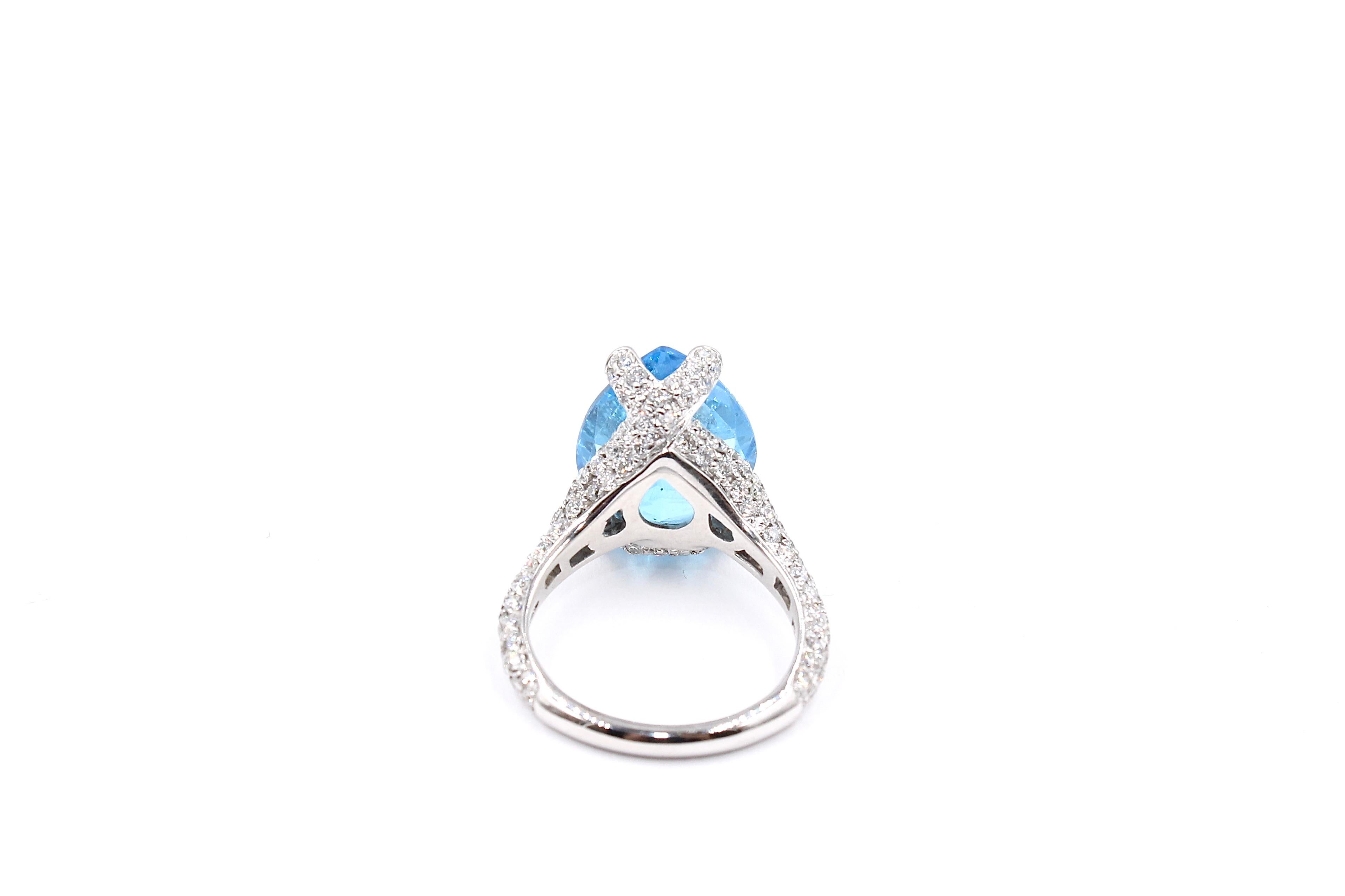 Moderne Bague vintage en topaze d'environ 8,00 carats et diamants en vente
