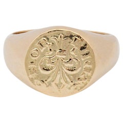 Vintage Torrini 14K Yellow Gold Fiorino Florentine Chevaglier Signet Ring