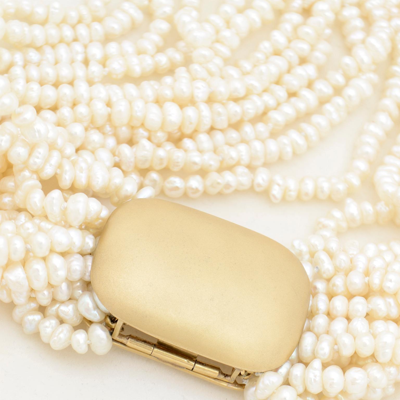 Collier vintage style torsadé en or 18 carats avec 12 perles multi-rangs en vente 2