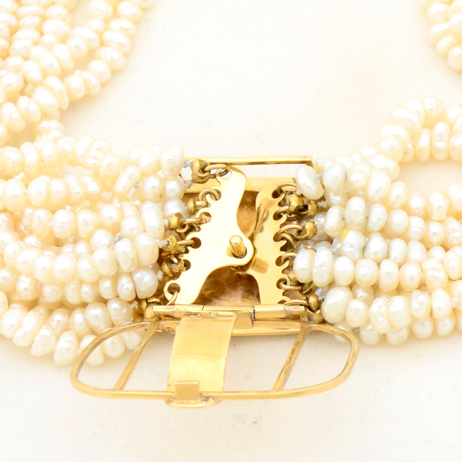 Collier vintage style torsadé en or 18 carats avec 12 perles multi-rangs en vente 5
