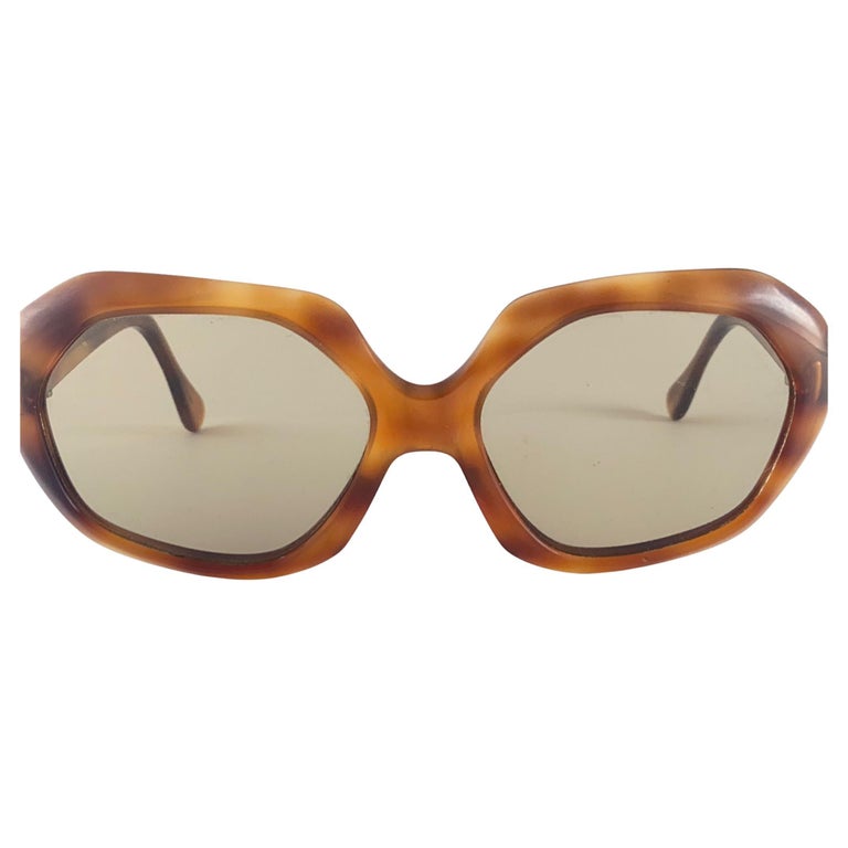 Vintage Tortoise Chisti 1970 display picture 1