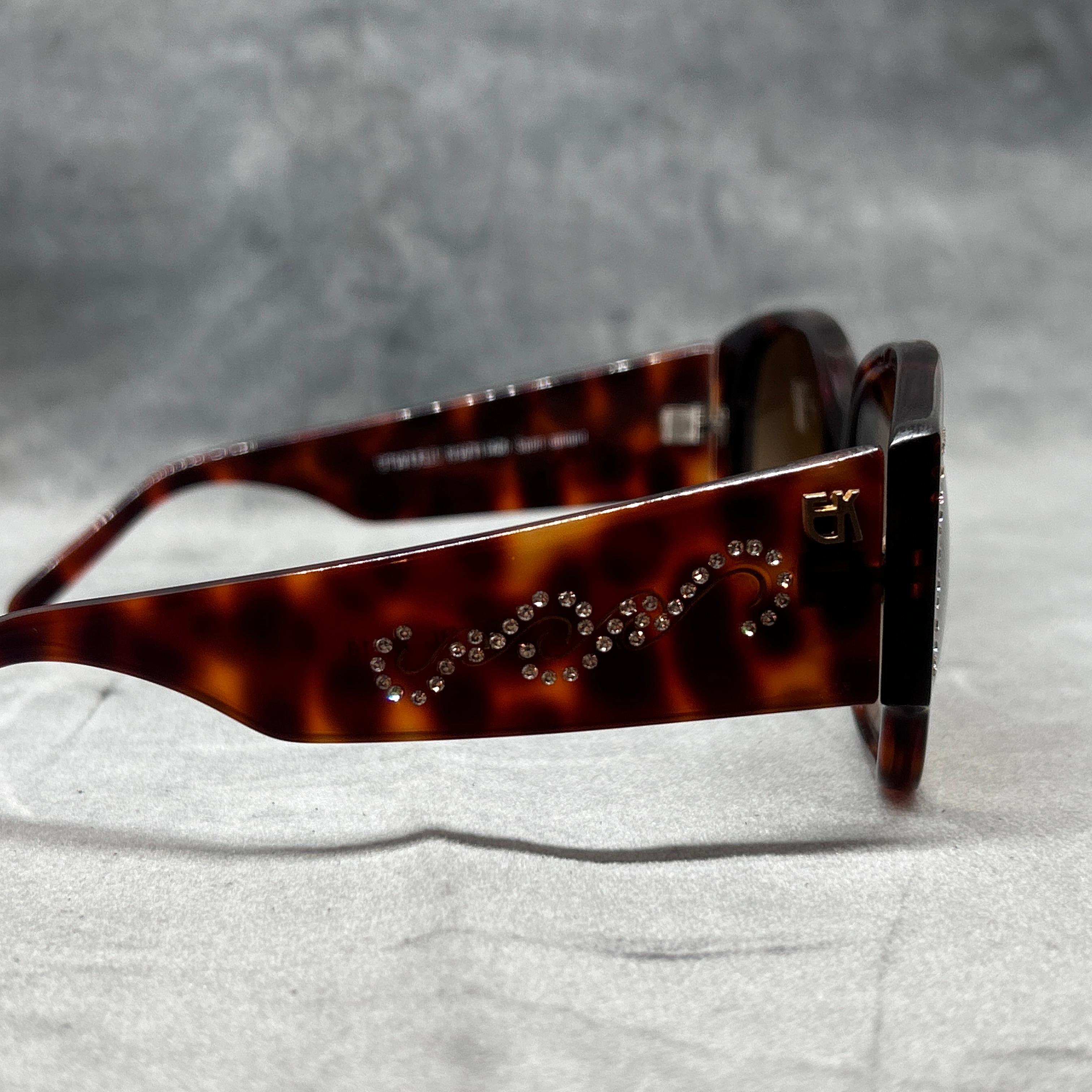 Übergroße Vintage-Sonnenbrille aus Schildpatt, Lucite und Strass mit Juwelen von Emmanuelle Khanh im Angebot 5