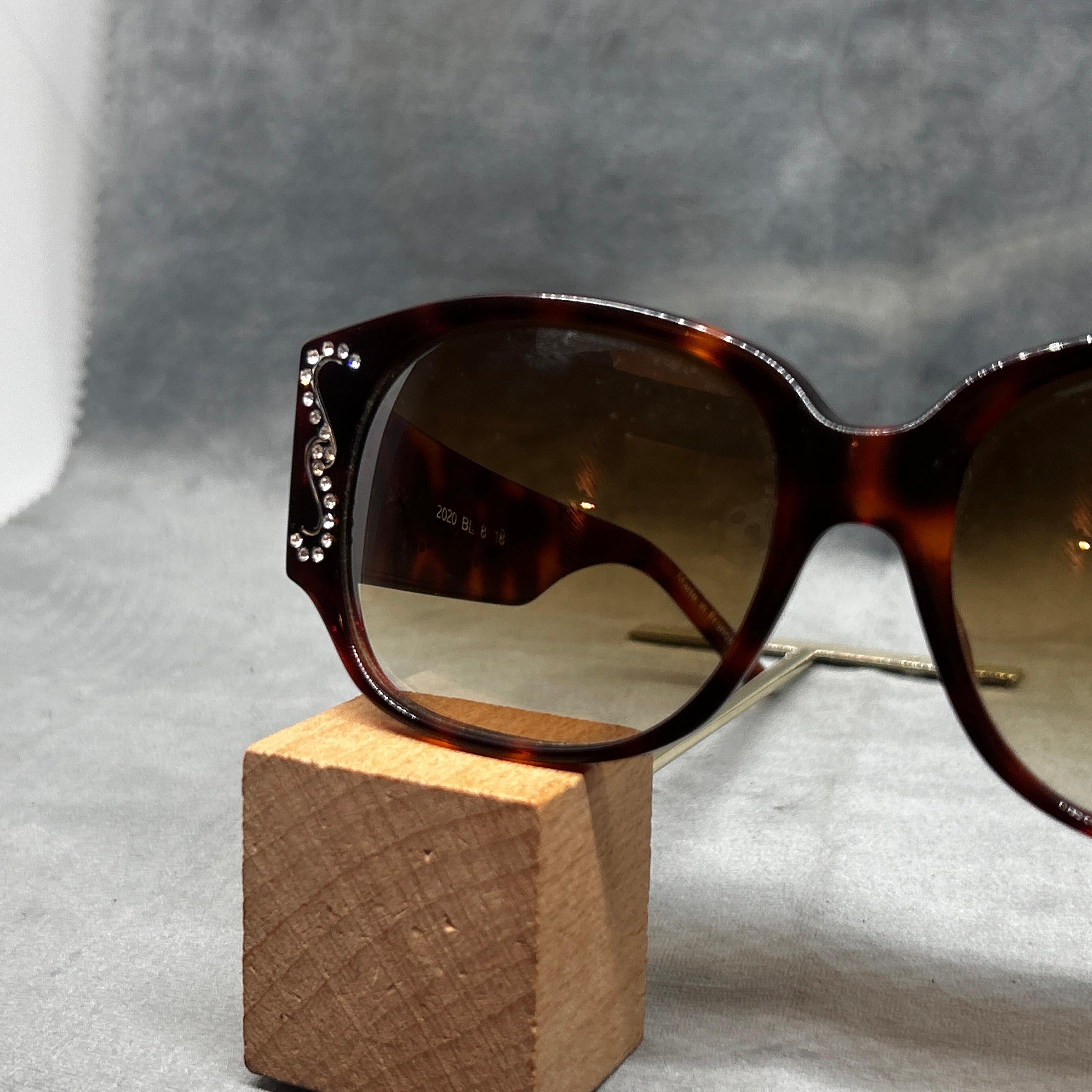 Übergroße Vintage-Sonnenbrille aus Schildpatt, Lucite und Strass mit Juwelen von Emmanuelle Khanh im Angebot 6