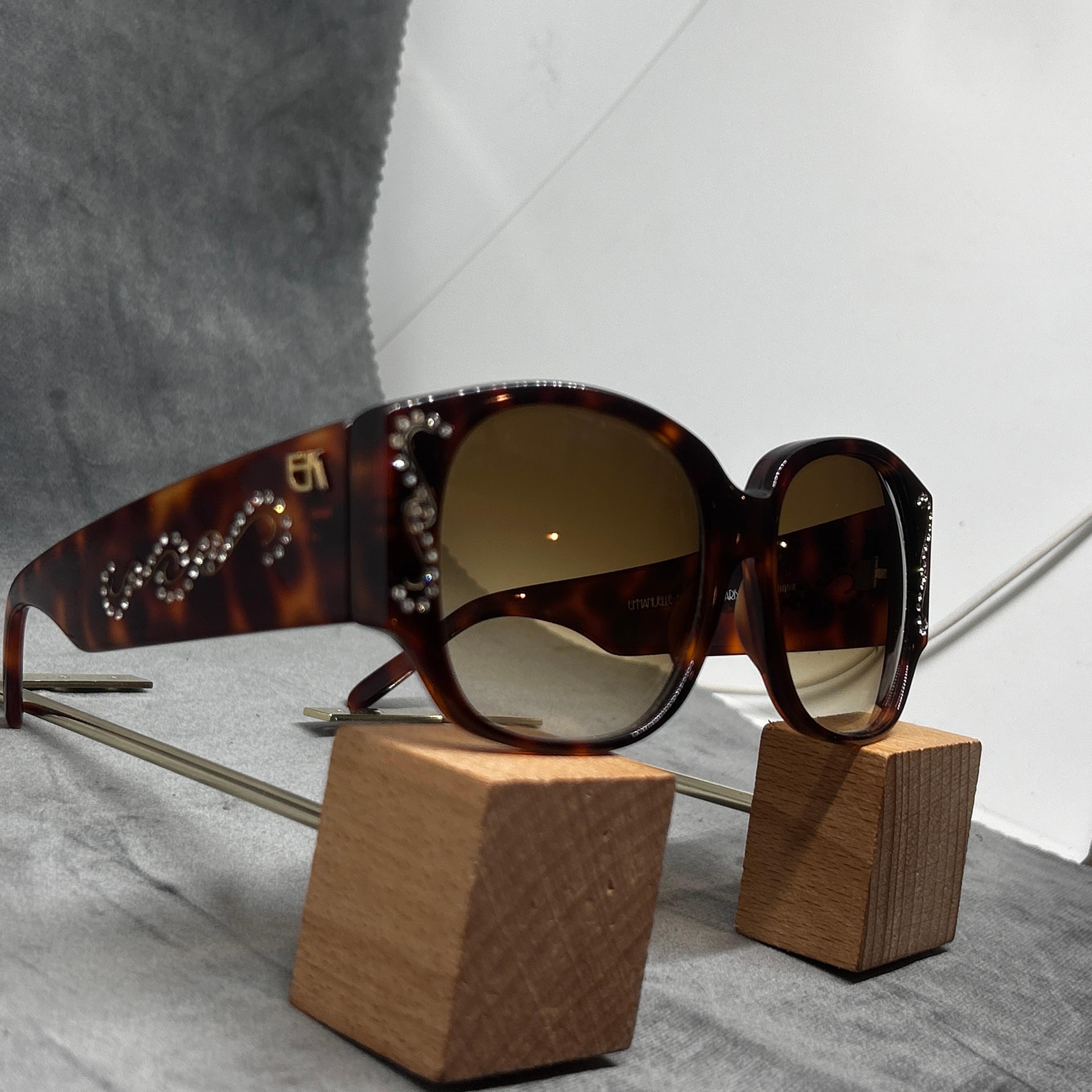 Übergroße Vintage-Sonnenbrille aus Schildpatt, Lucite und Strass mit Juwelen von Emmanuelle Khanh im Angebot 7